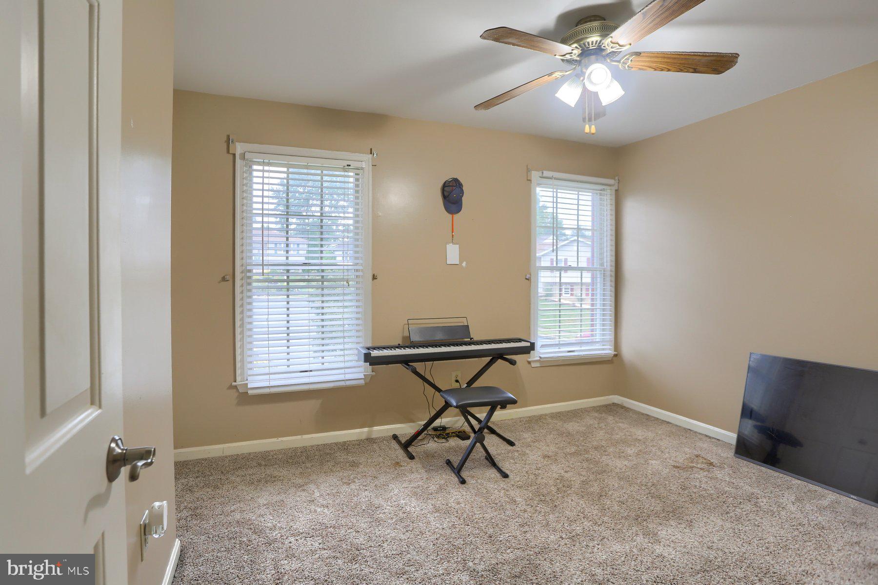 SPRINGFORD MANOR - Residential