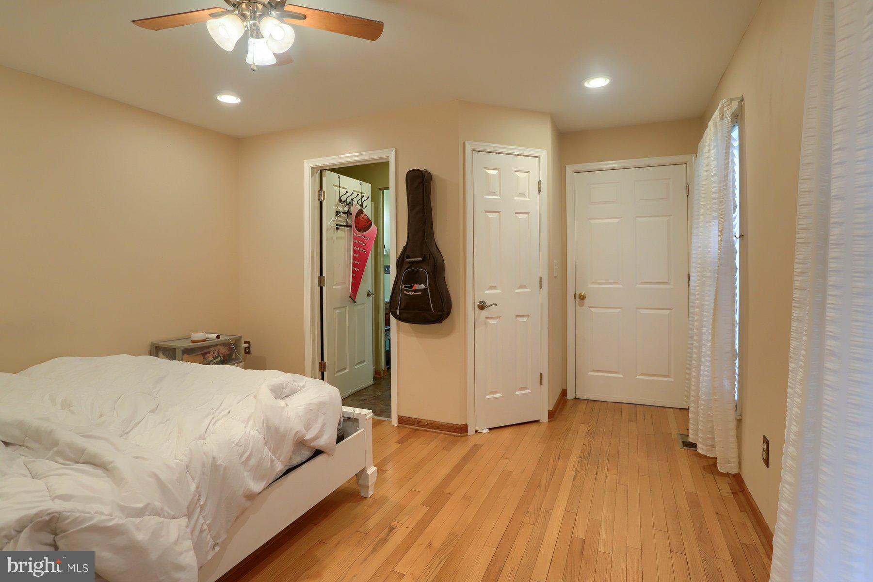 SPRINGFORD MANOR - Residential