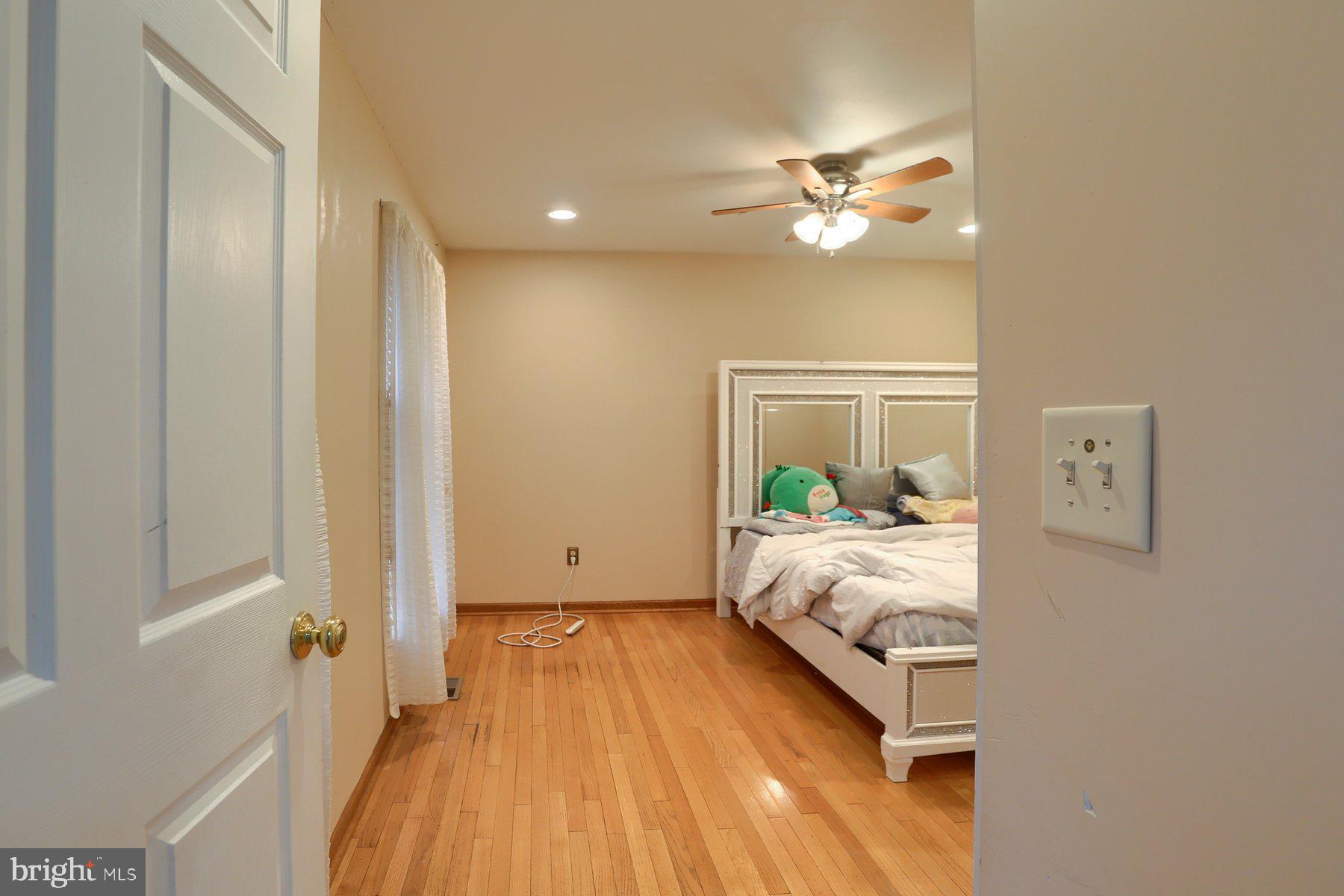 SPRINGFORD MANOR - Residential