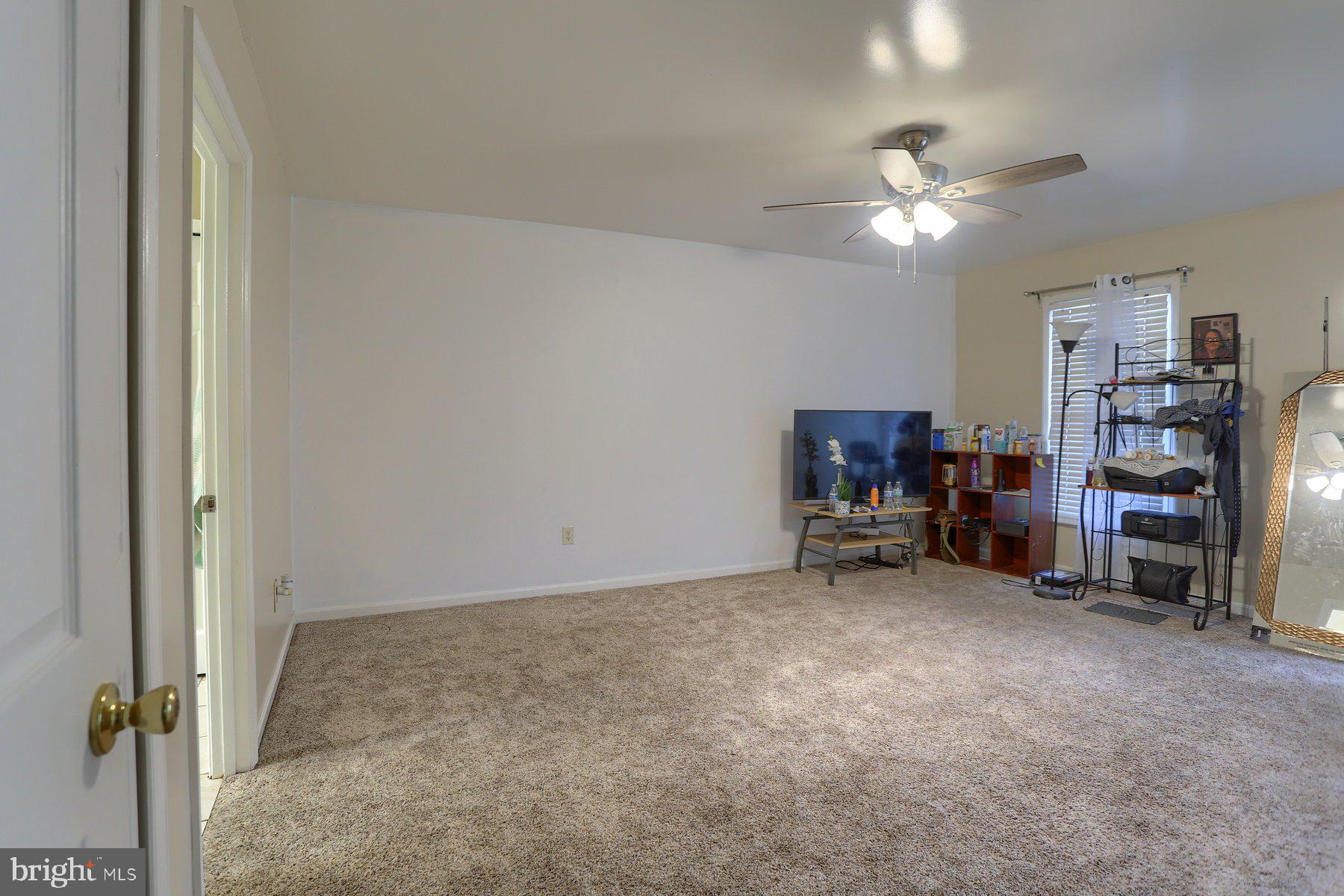 SPRINGFORD MANOR - Residential