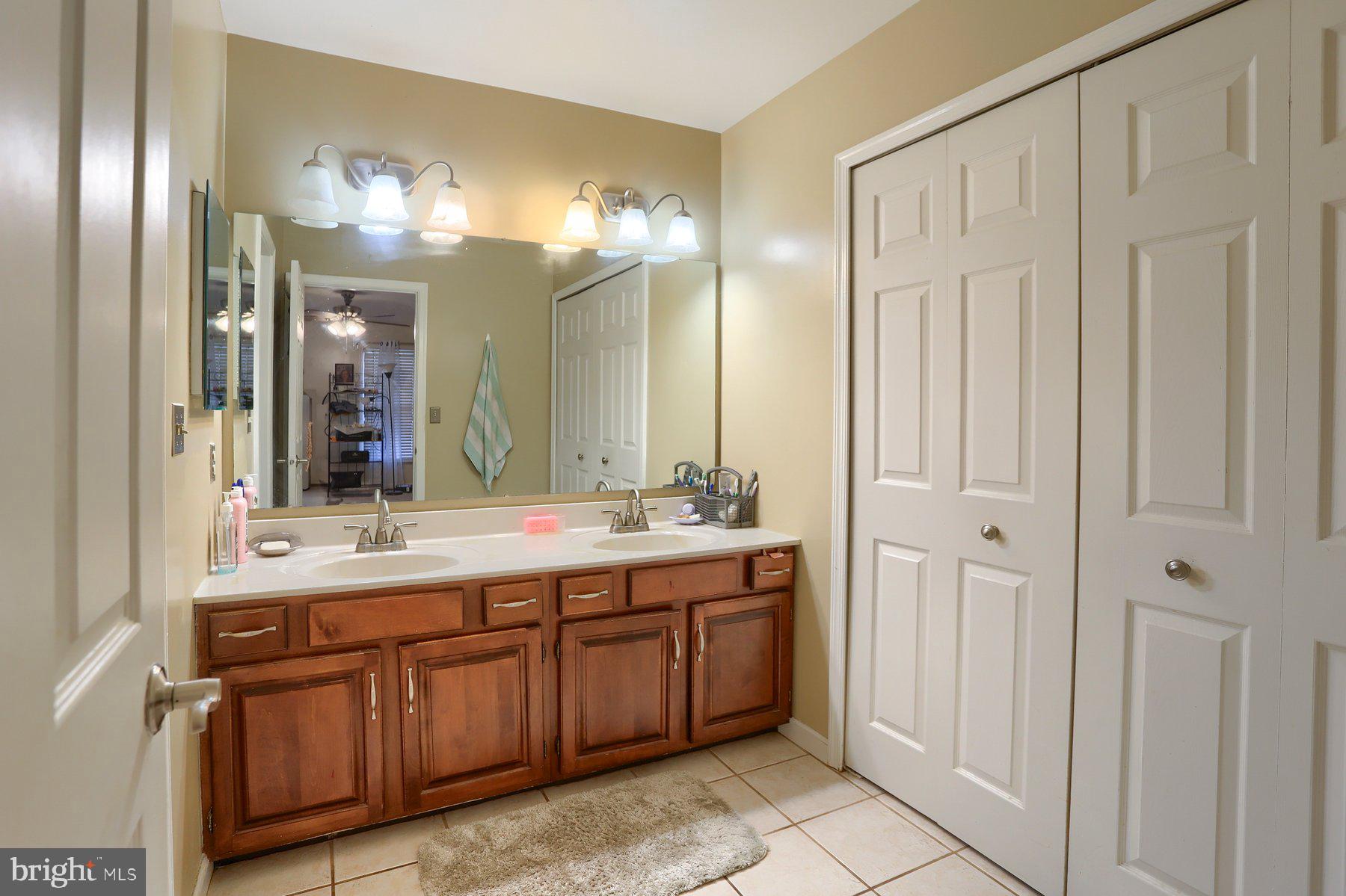 SPRINGFORD MANOR - Residential