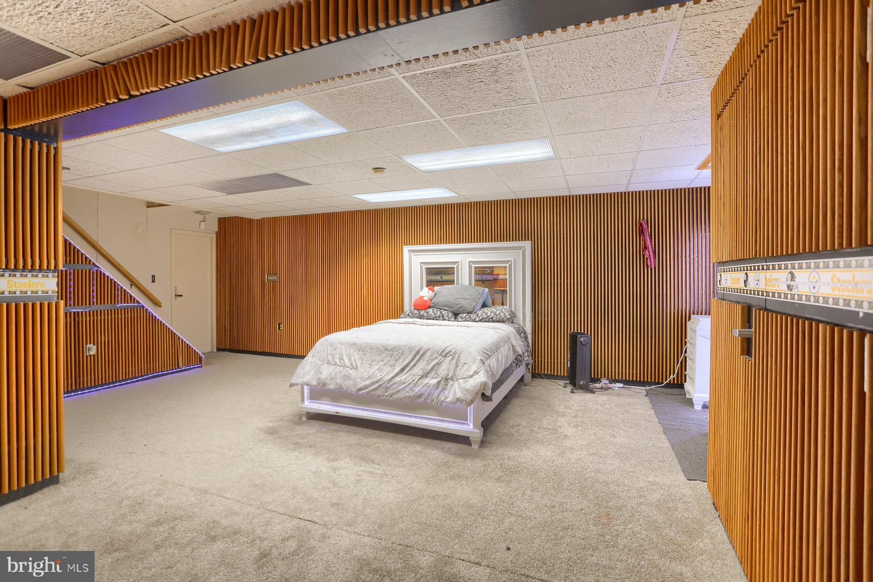 SPRINGFORD MANOR - Residential