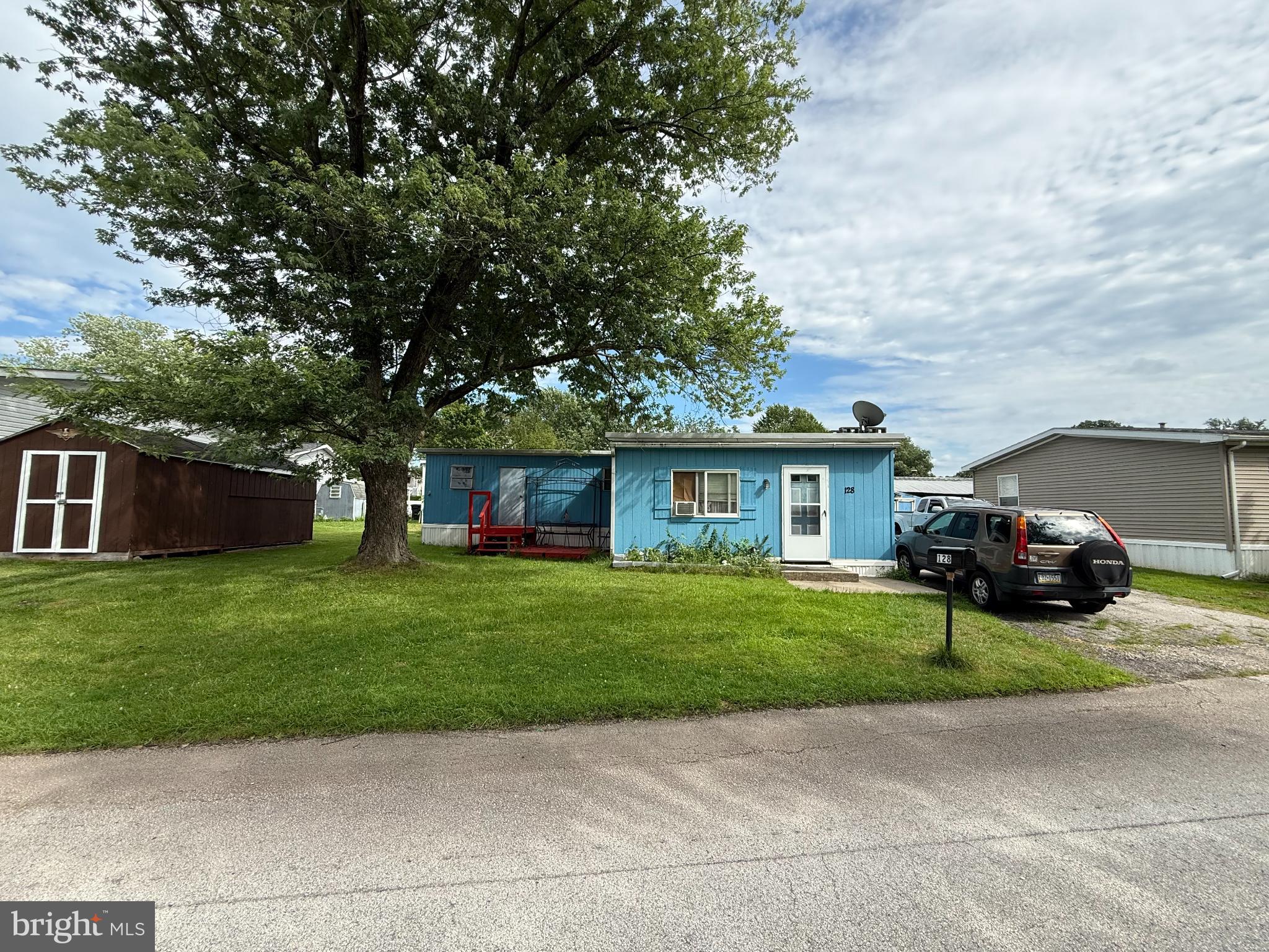 Investor Alert! This 2-bedroom, 1-bath manufactured home in Valley Forge Trailer Park within the desirable Methacton School District is a fantastic opportunity for those looking to renovate and capitalize on value. Whether you're an investor seeking your next flip or a savvy buyer ready for a sweat equity opportunity, this property offers STRONG upside potential in an otherwise difficult market. The seller is highly motivated and open to quick negotiations. Settlement will be contingent on seller finding suitable housing.
Built in 1970, the home features a practical single-wide layout, an efficiency kitchen with built-in microwave and gas oven/range, and a full bath with tub/shower, Dining Room Space and more! Interior flooring is a mix of vinyl and carpet, and laundry hookups are in place. Outside, you'll find a shed for storage and an asphalt driveway that fits two to three Vehicles!
Enjoy the convenience of suburban living just minutes from Rt. 422, King of Prussia, local shopping, and dining. You can be in Philadelphia in an hour Public transit options are nearby, including a bus stop within a mile and commuter rail access within a short drive. With proximity to local parks like Valley Forge National Historic Park and Methacton school district, this home also has long-term rental appeal post-renovation!
Don’t miss this chance to secure a property with value-add potential in a well-connected, sought-after location!!!
