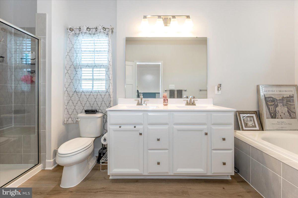 BELLE AIR TOWNHOMES - Residential