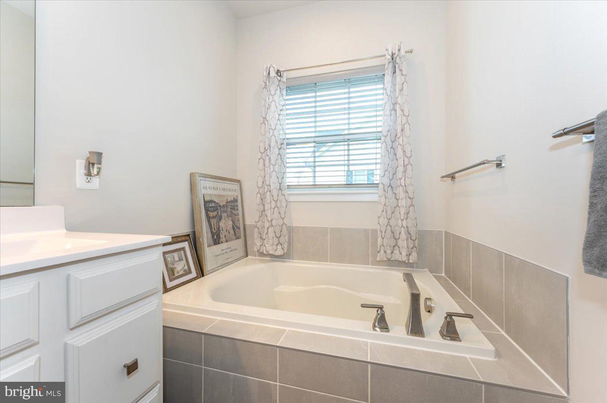 BELLE AIR TOWNHOMES - Residential