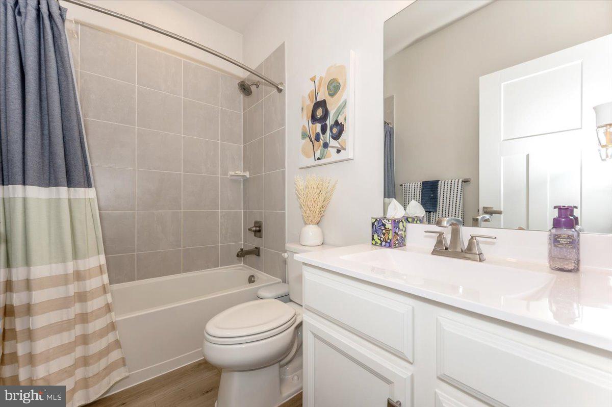 BELLE AIR TOWNHOMES - Residential