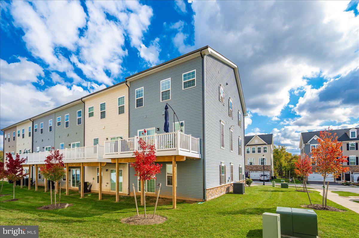 BELLE AIR TOWNHOMES - Residential