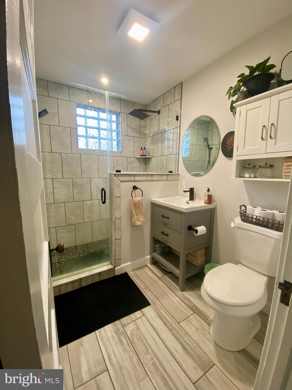 WILLOW MANOR - Residential