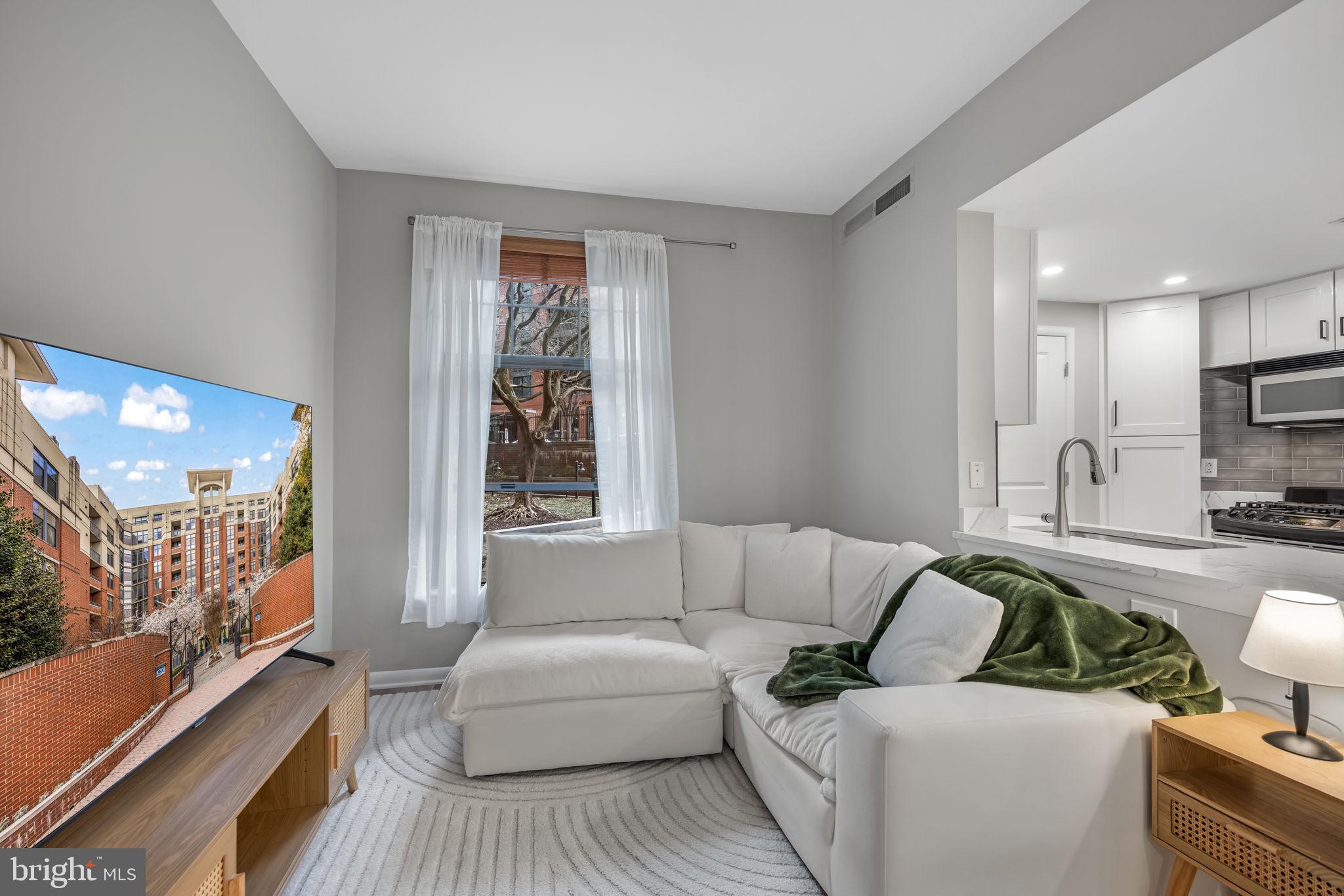 1021 N GARFIELD STREET B35