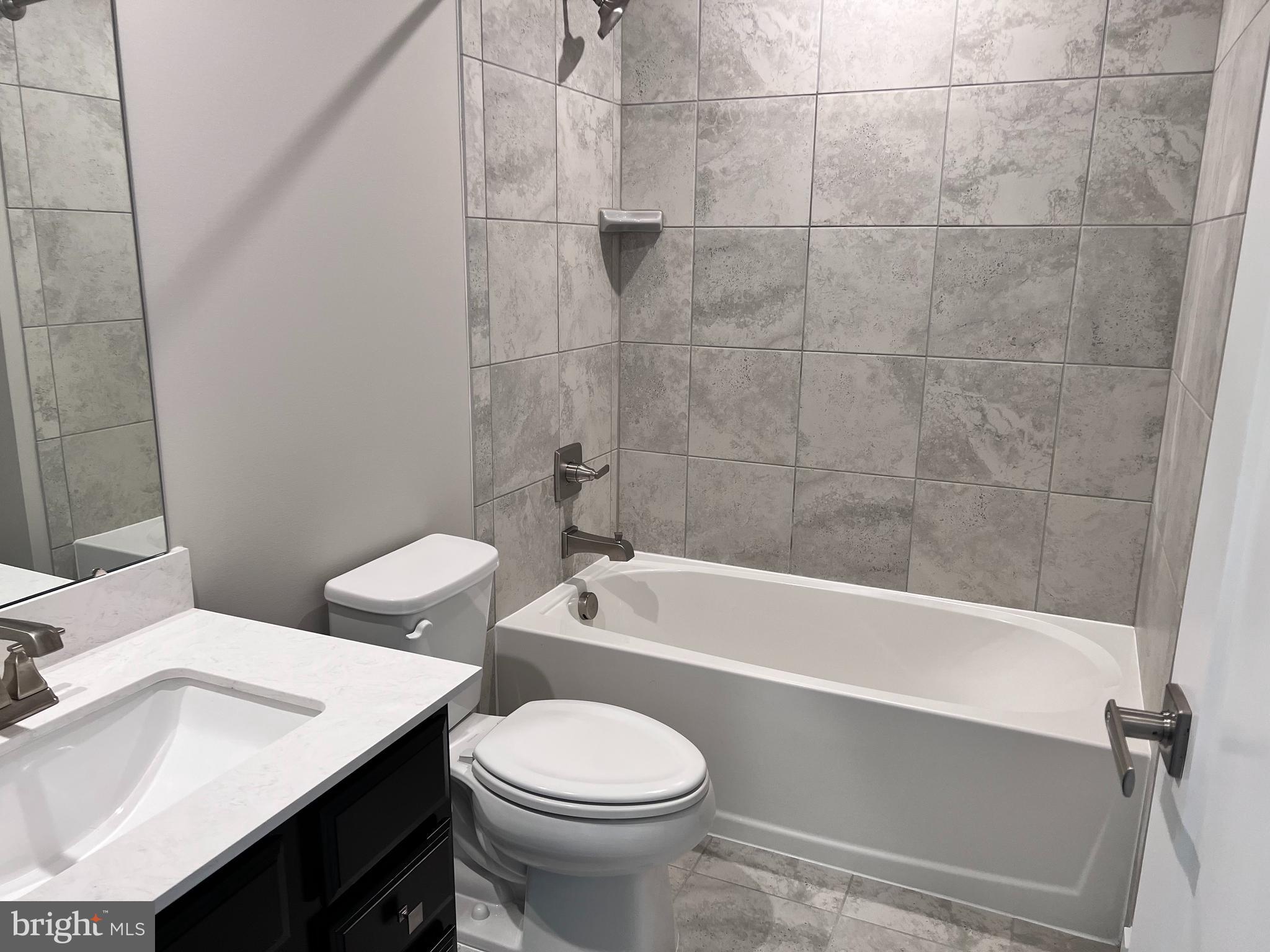 LAKE FREDERICK - Residential Lease