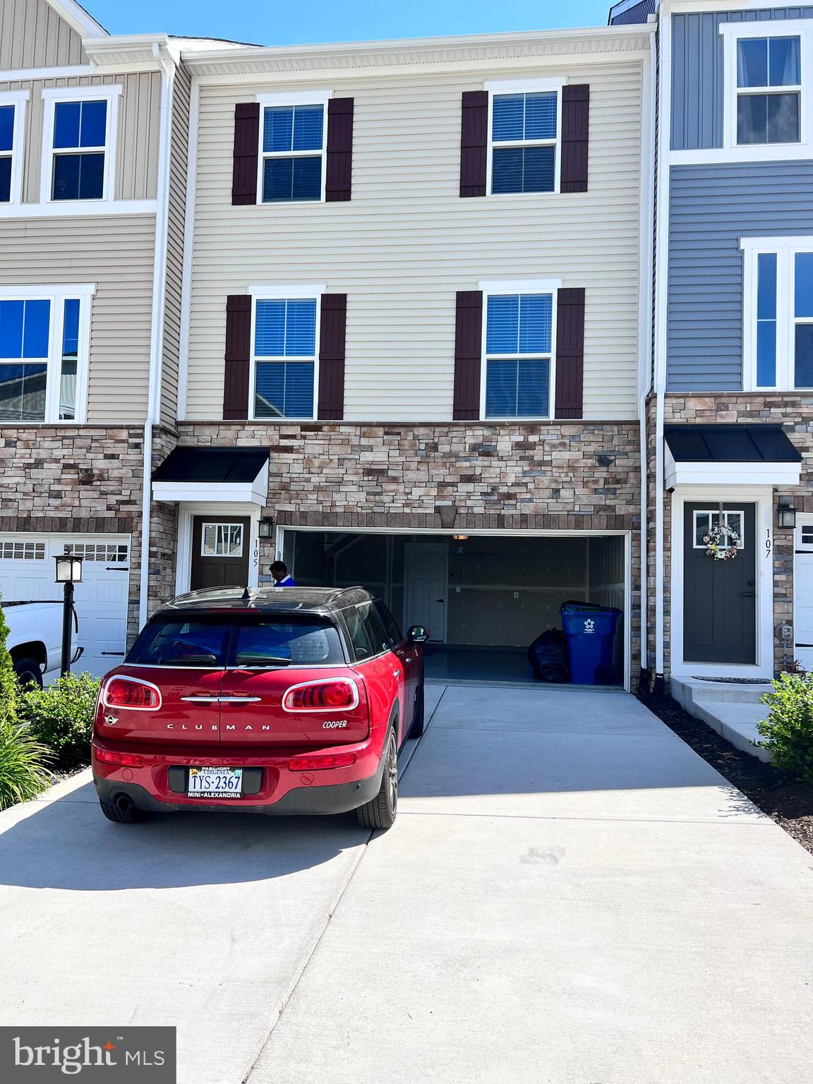 LAKE FREDERICK - Residential Lease