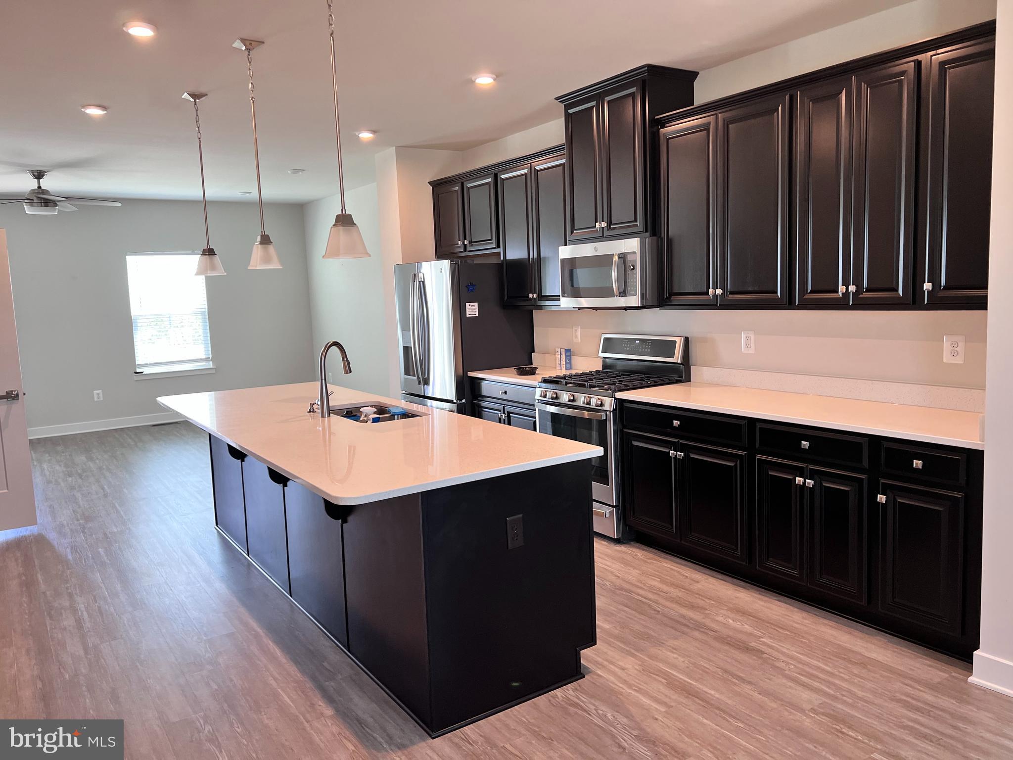 LAKE FREDERICK - Residential Lease