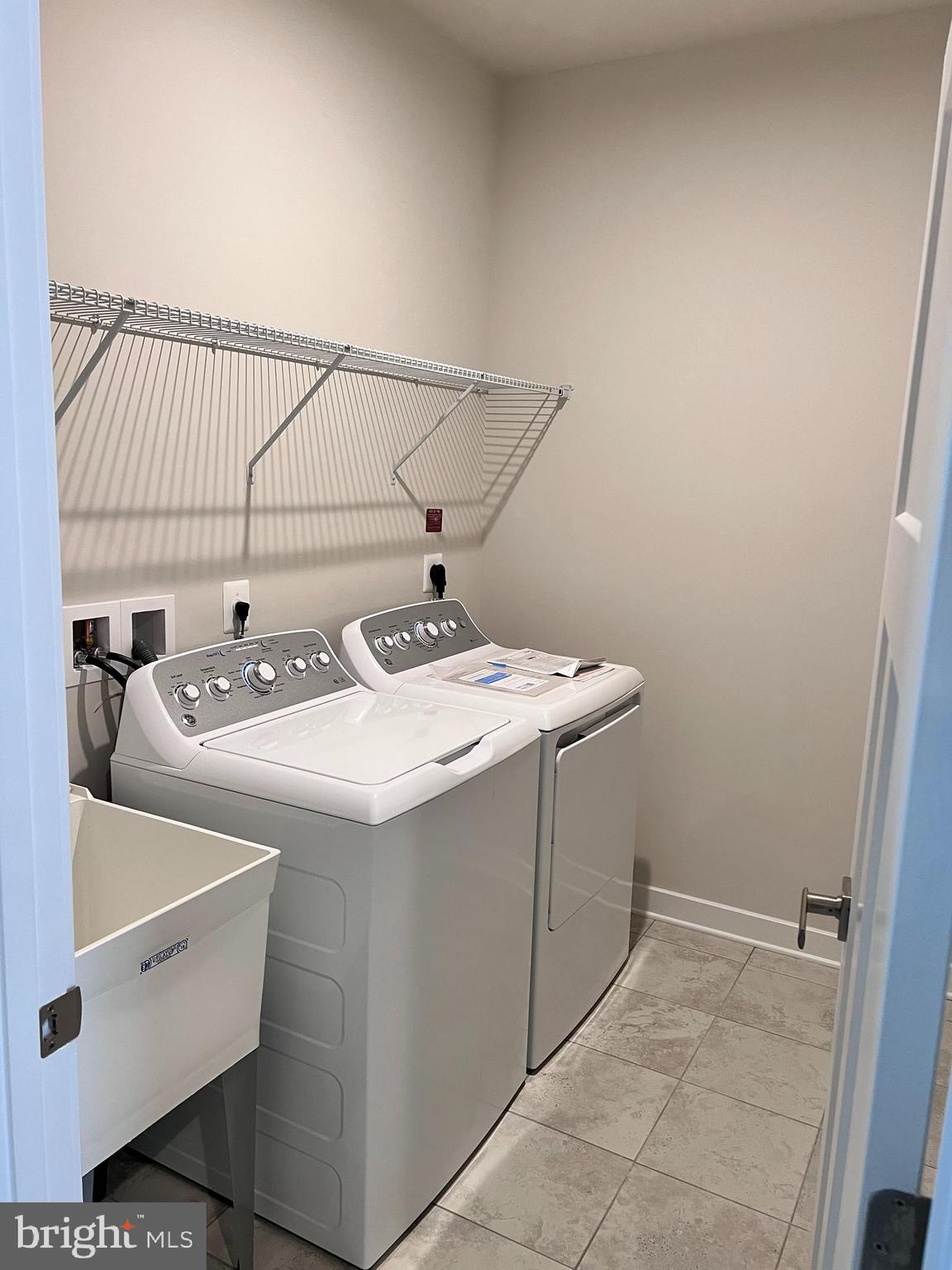 LAKE FREDERICK - Residential Lease