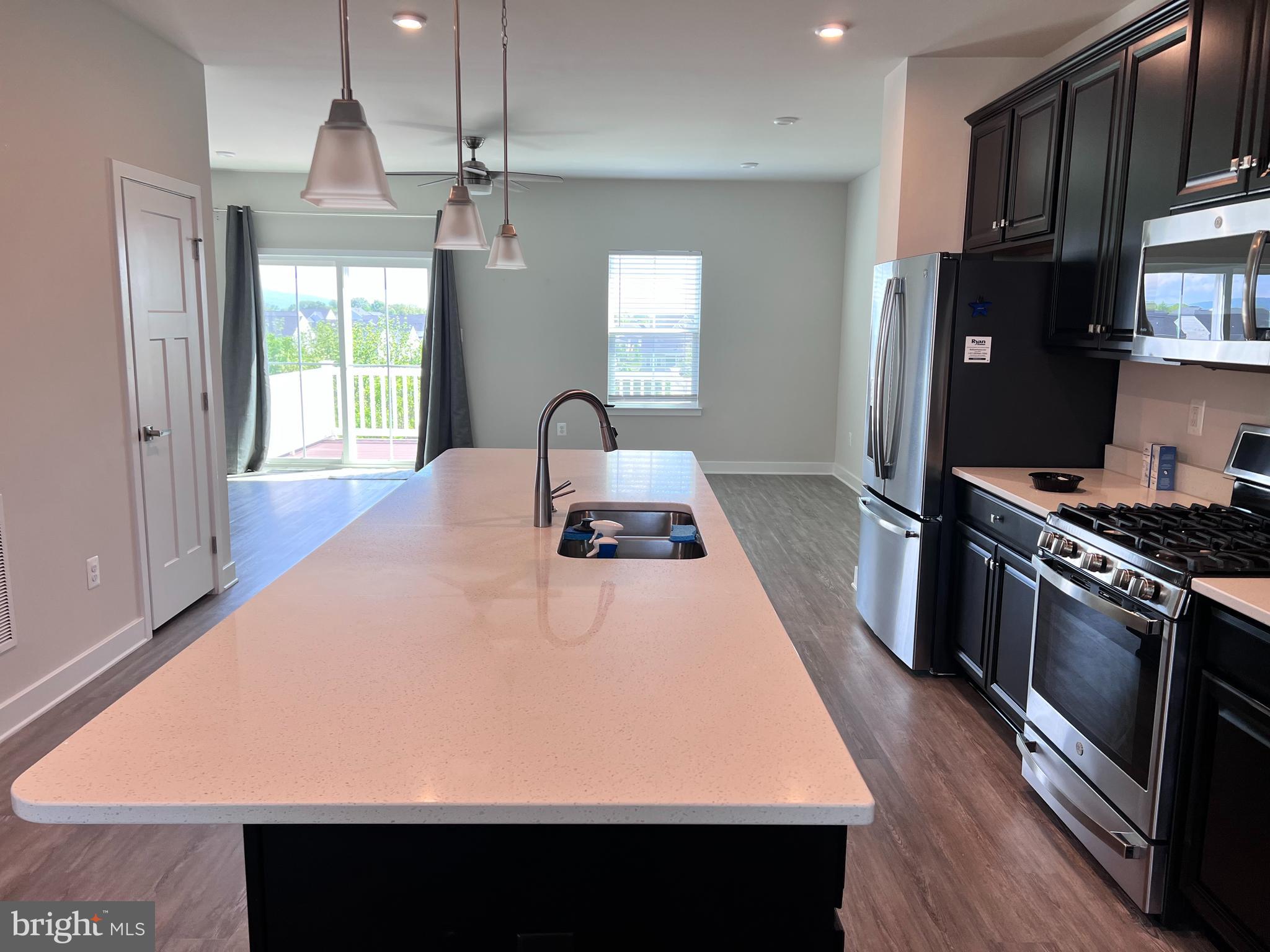 LAKE FREDERICK - Residential Lease