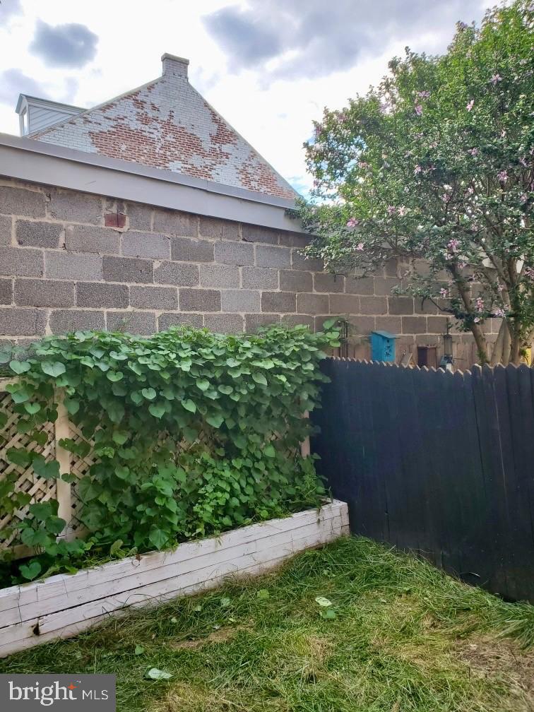 220 N SHIPPEN STREET