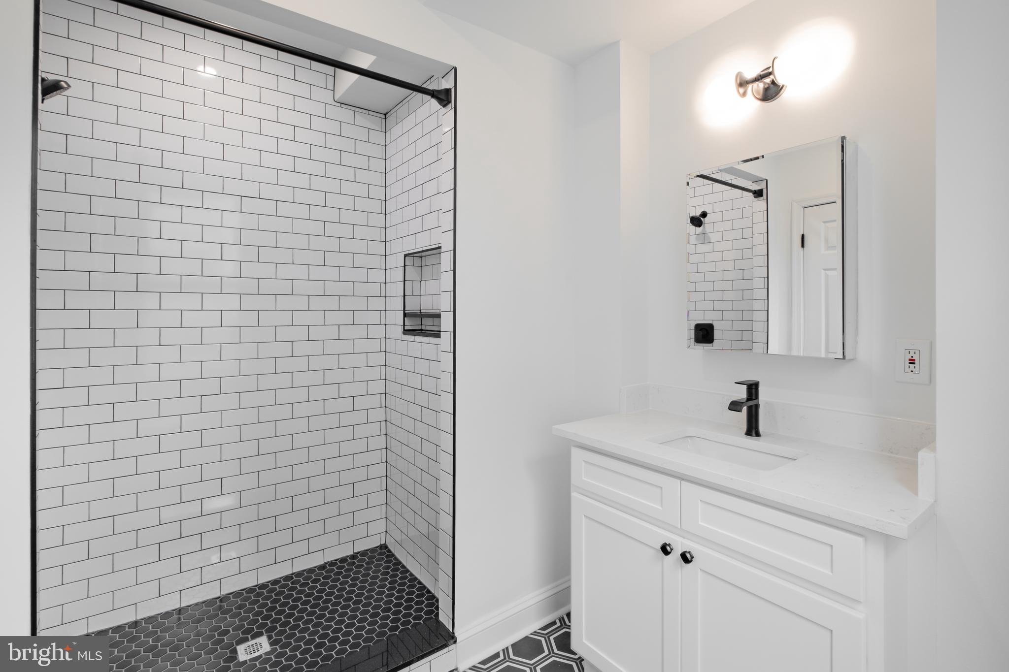 RITTENHOUSE SQUARE - Commercial Sale