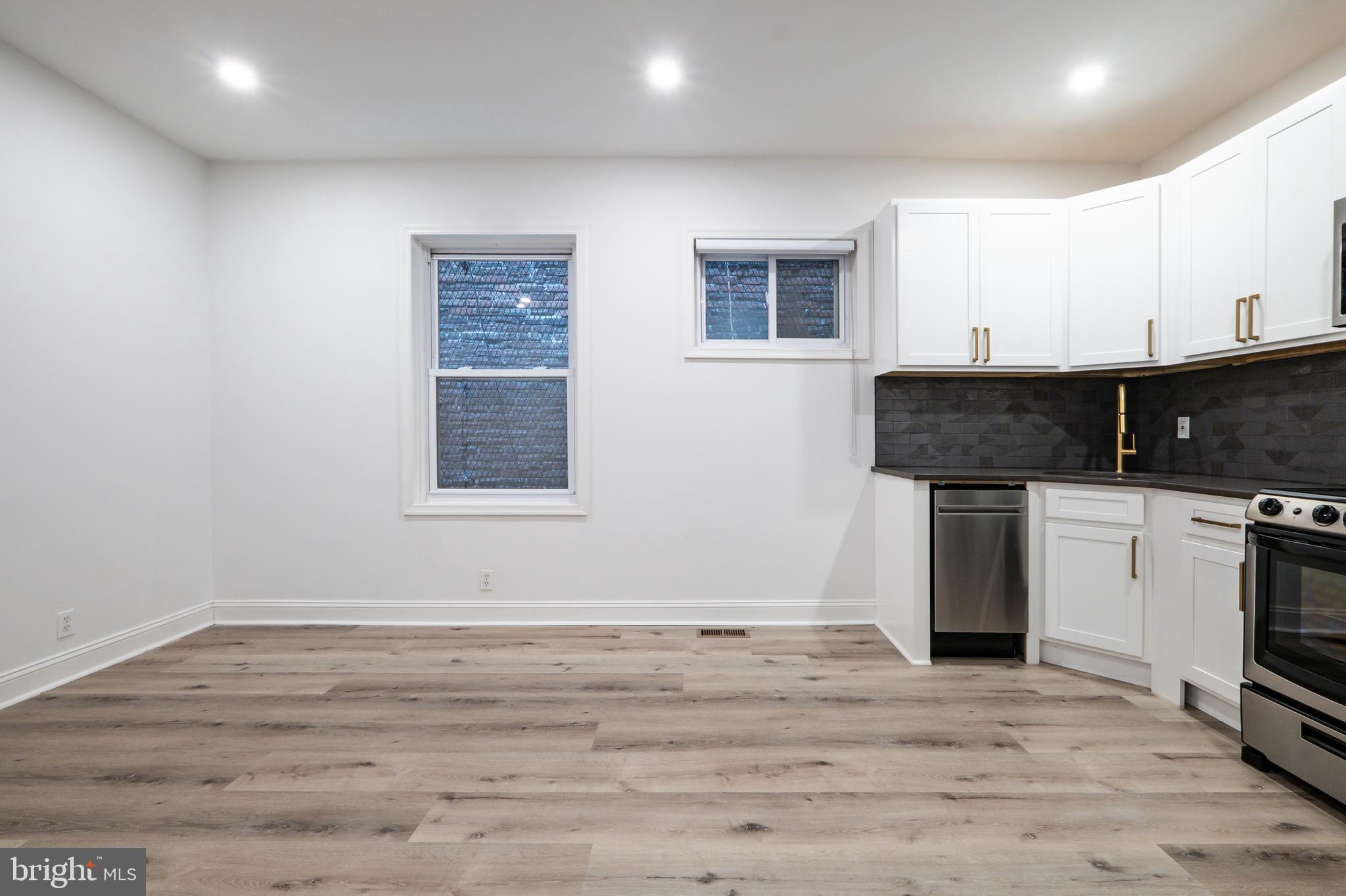 RITTENHOUSE SQUARE - Commercial Sale