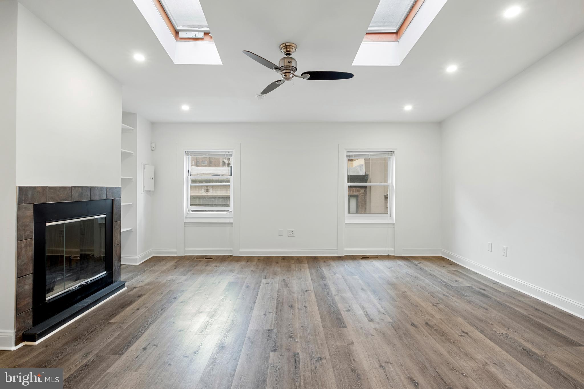 RITTENHOUSE SQUARE - Commercial Sale