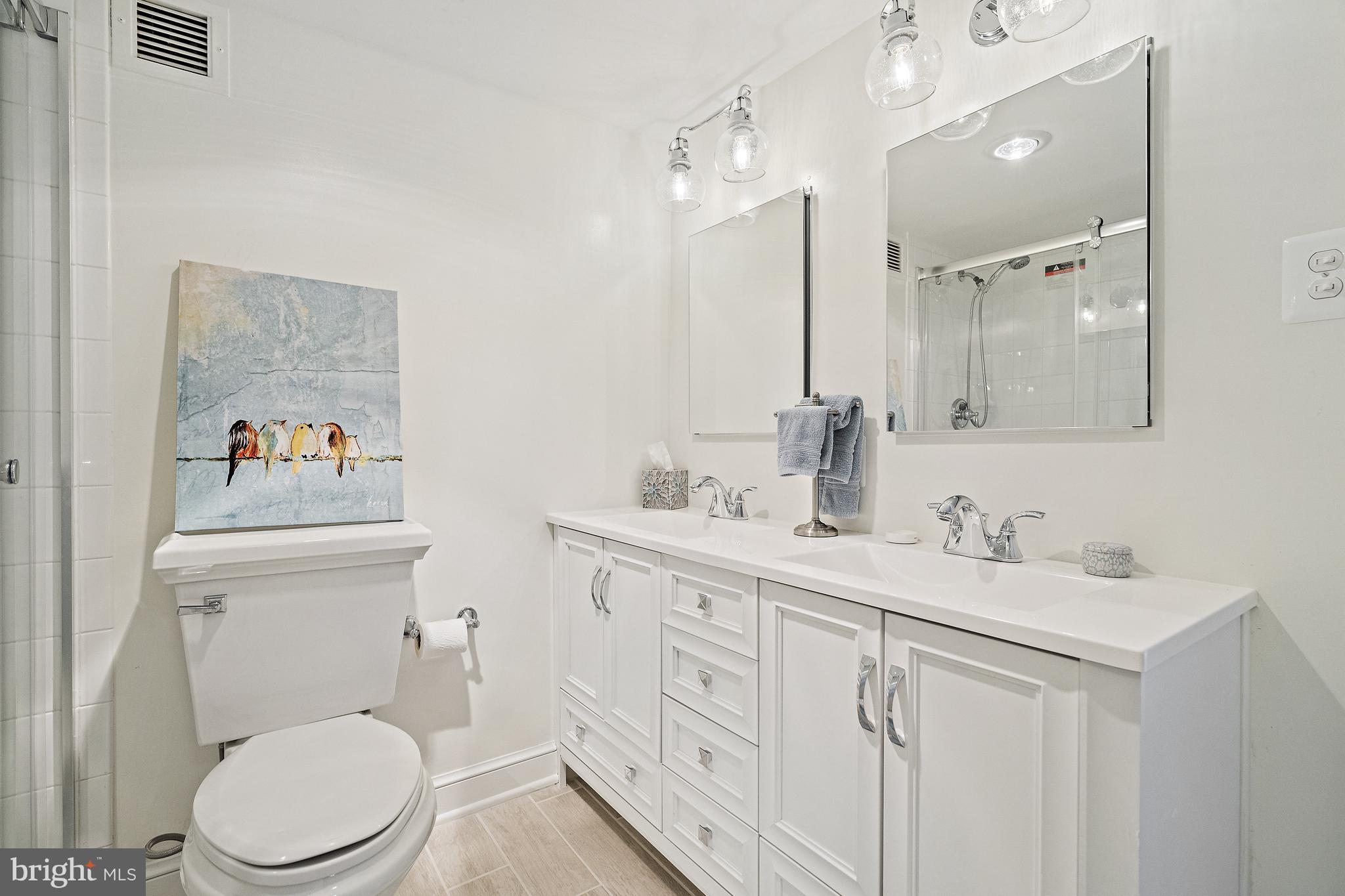 MCLEAN HOUSE NORTH - Residential