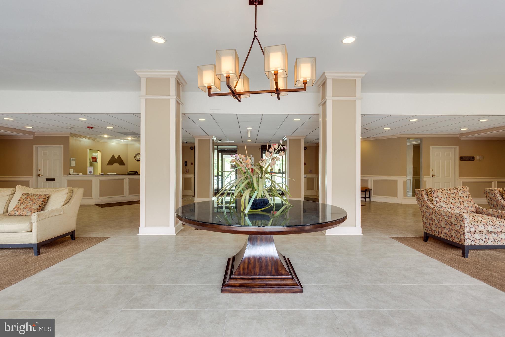 MCLEAN HOUSE NORTH - Residential