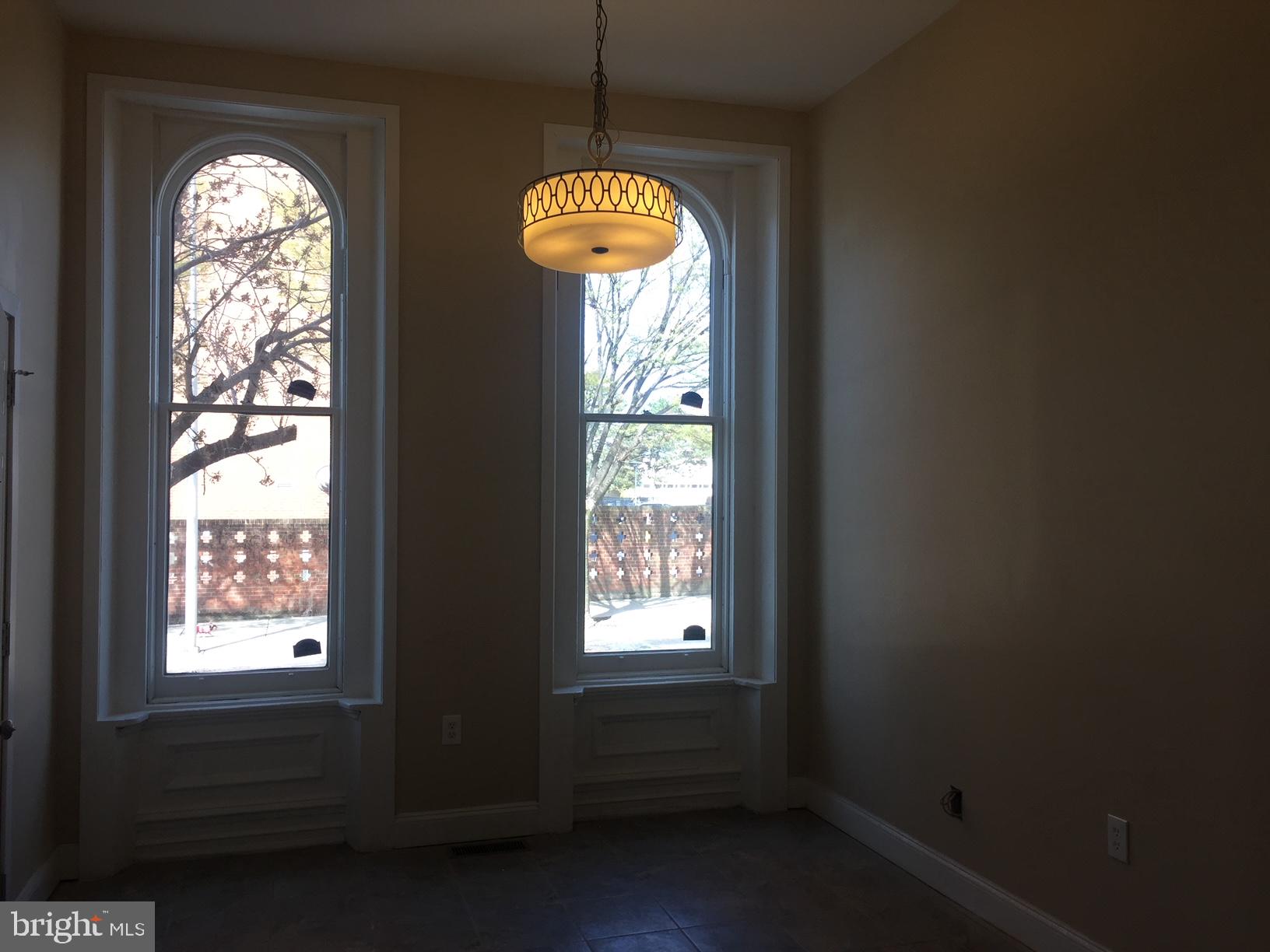 39 S 9TH STREET