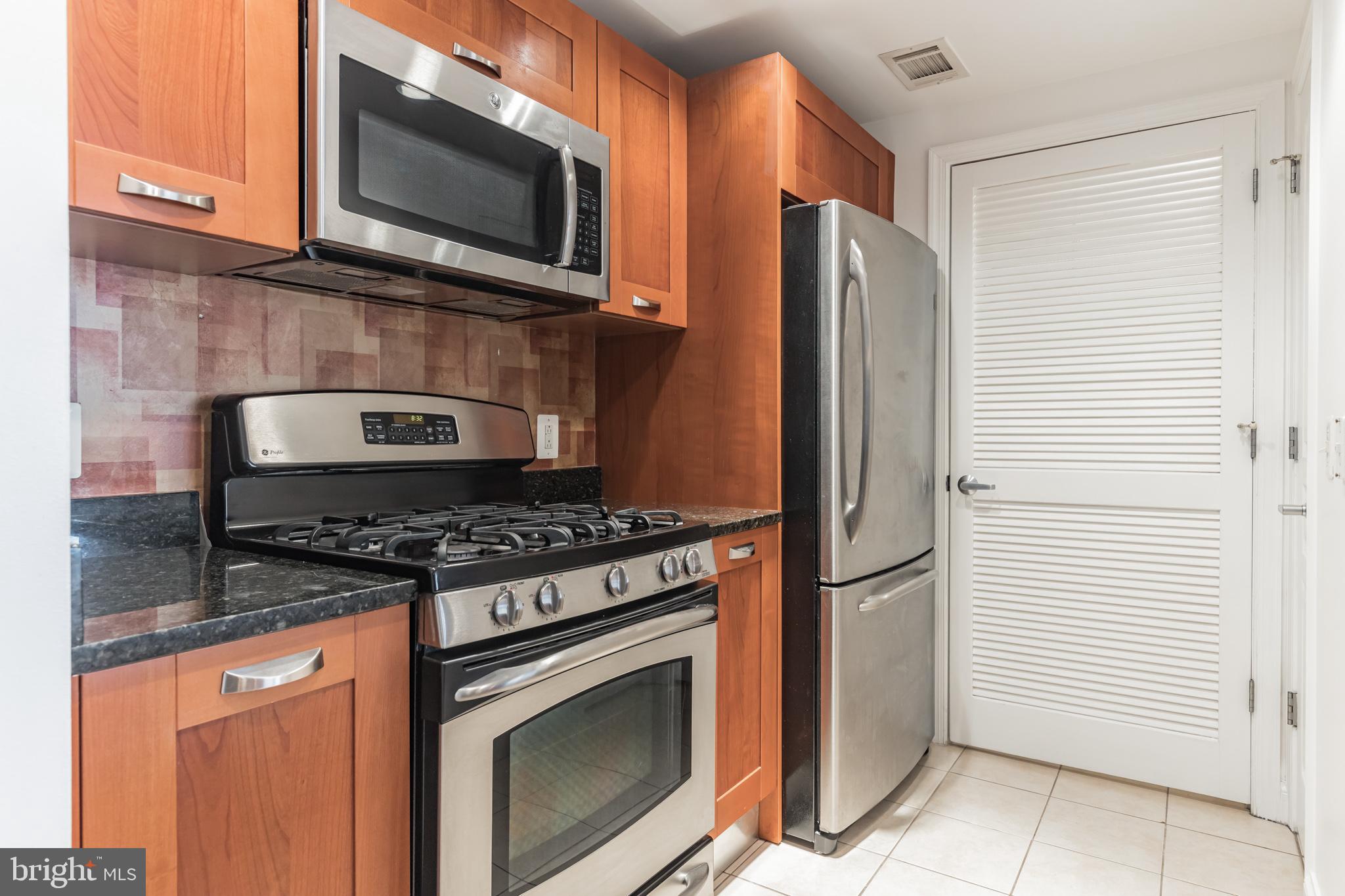 MIDTOWN ALEXANDRIA STATION CONDOMINIUM - Residential