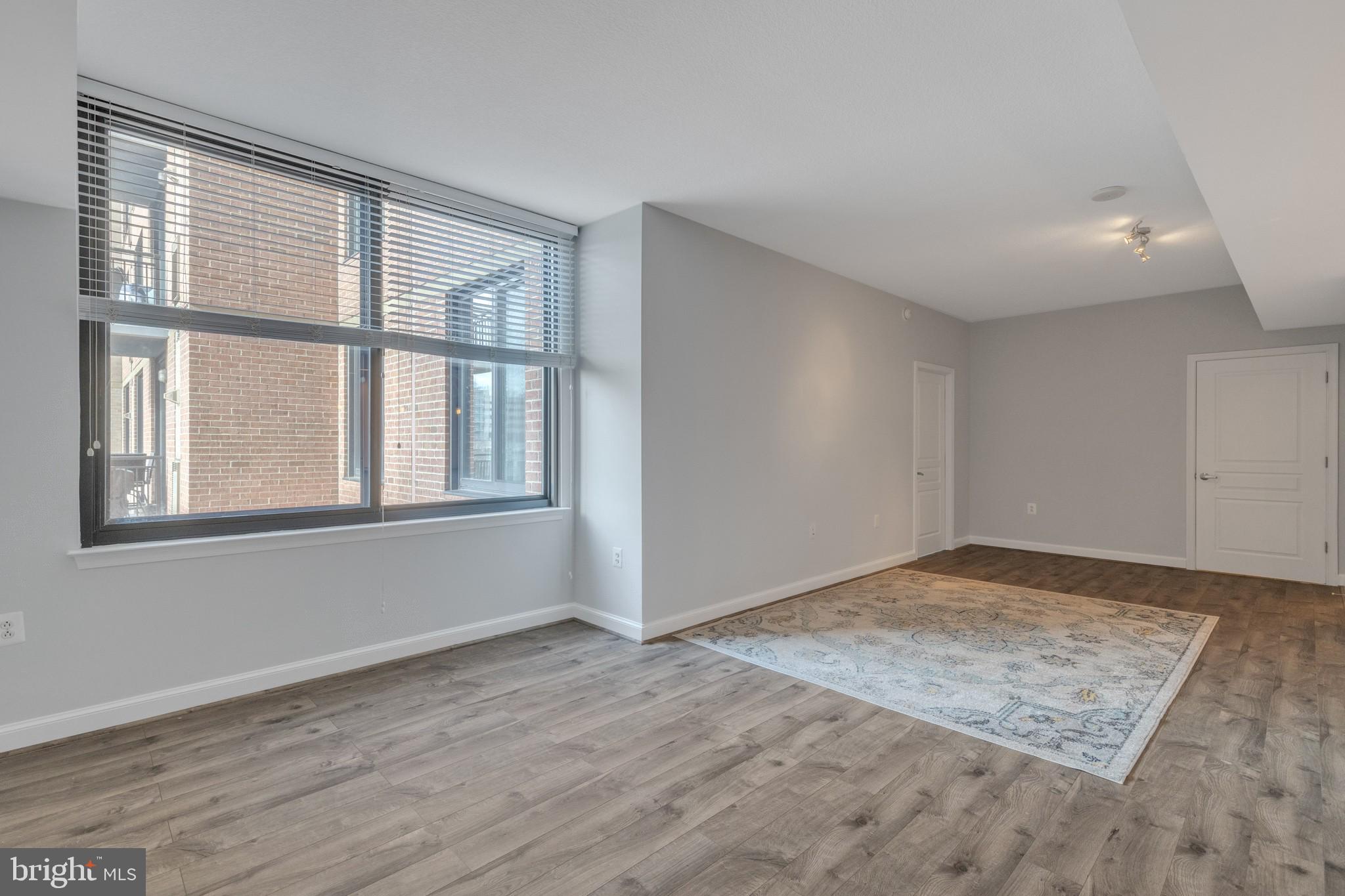 MIDTOWN ALEXANDRIA STATION CONDOMINIUM - Residential