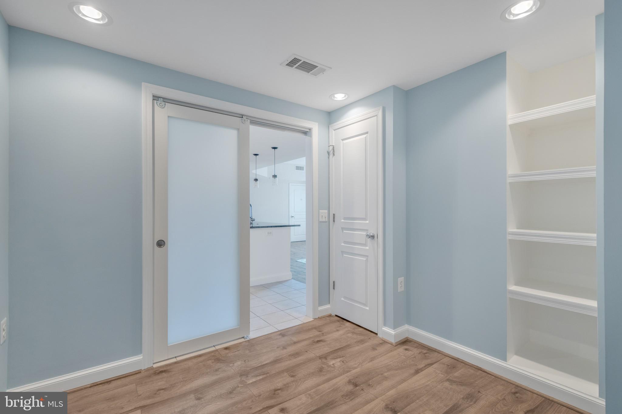 MIDTOWN ALEXANDRIA STATION CONDOMINIUM - Residential