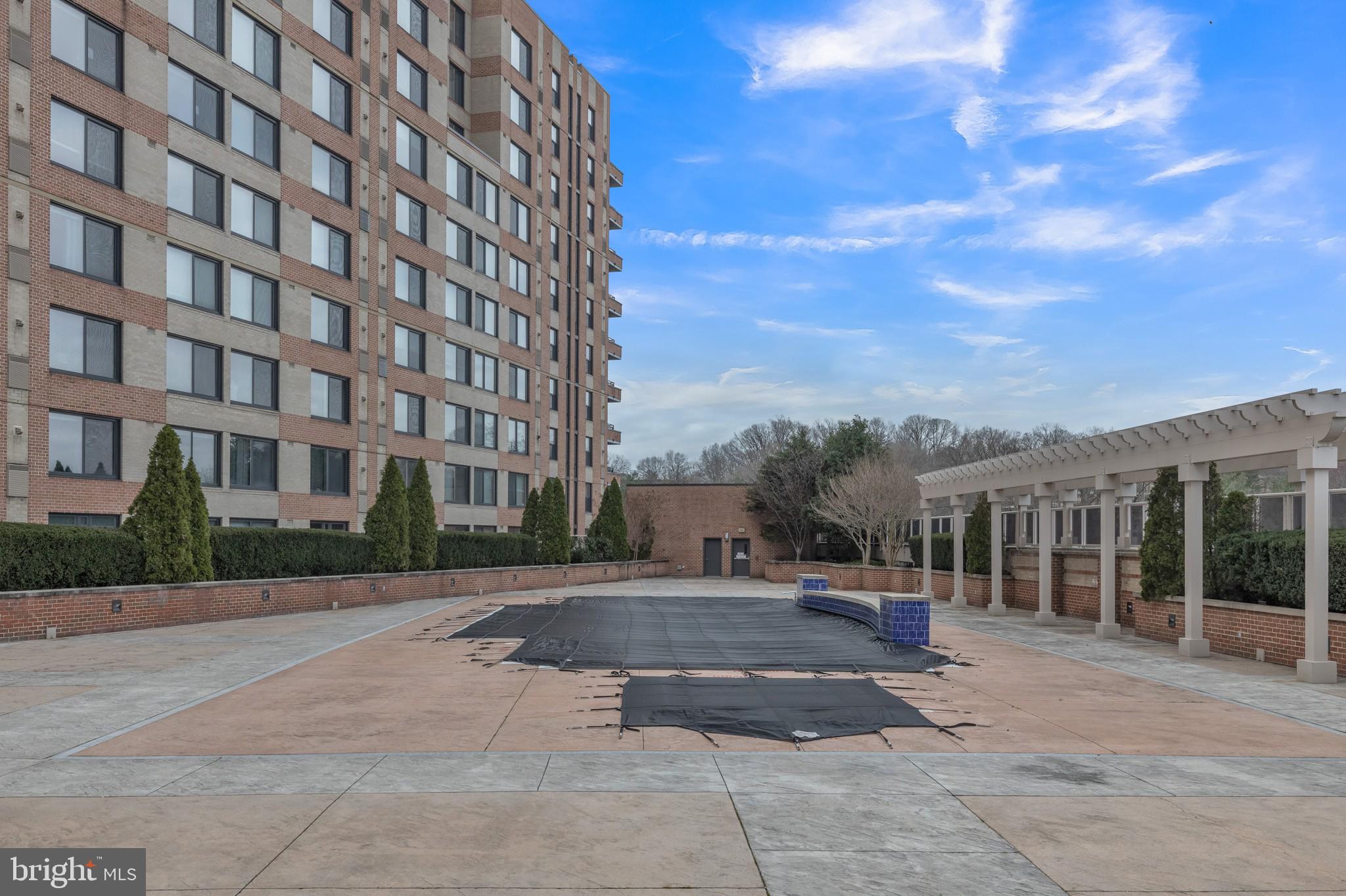 MIDTOWN ALEXANDRIA STATION CONDOMINIUM - Residential