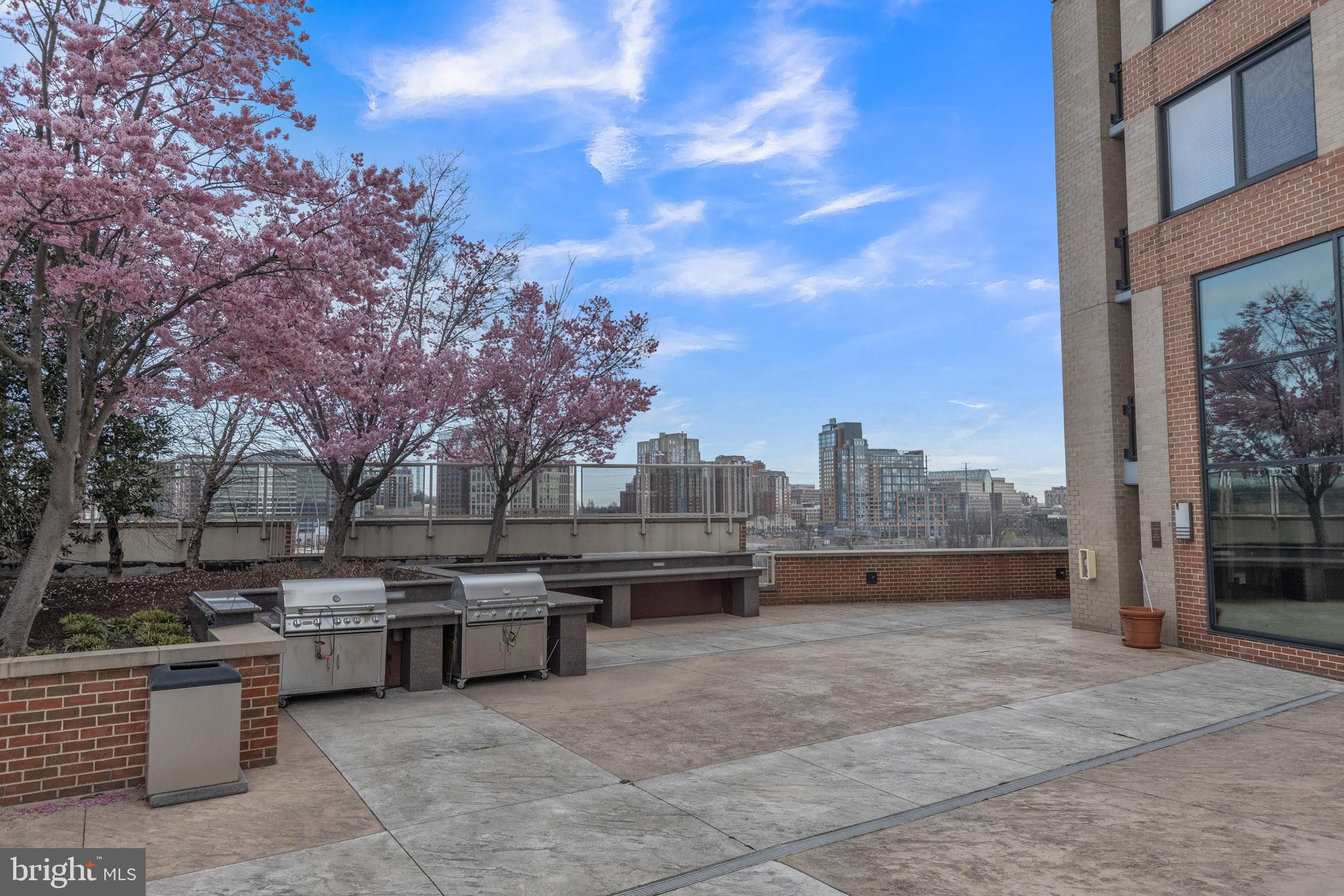 MIDTOWN ALEXANDRIA STATION CONDOMINIUM - Residential