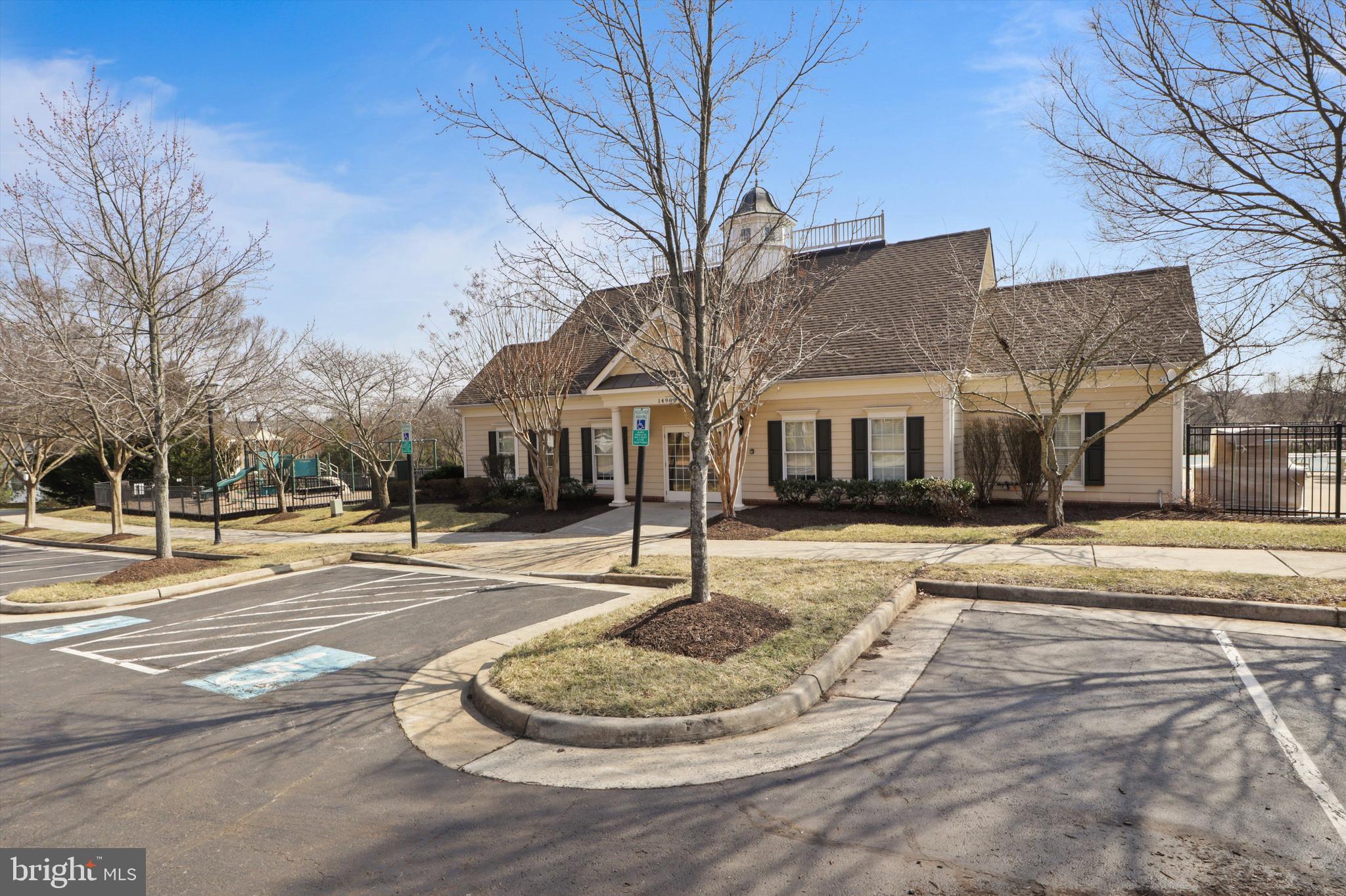 DOMINION VALLEY COUNTRY CLUB - Residential Lease