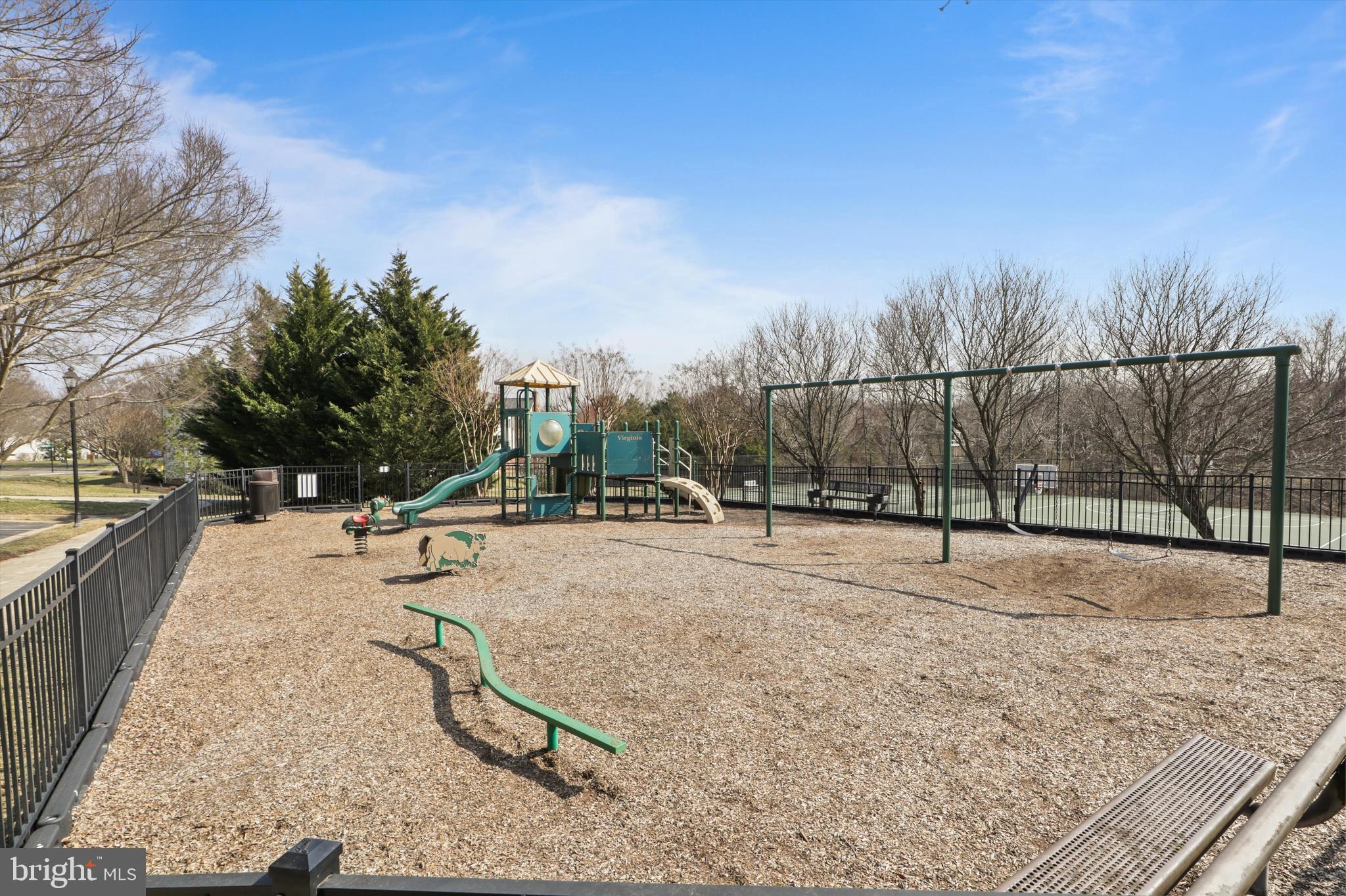 DOMINION VALLEY COUNTRY CLUB - Residential Lease