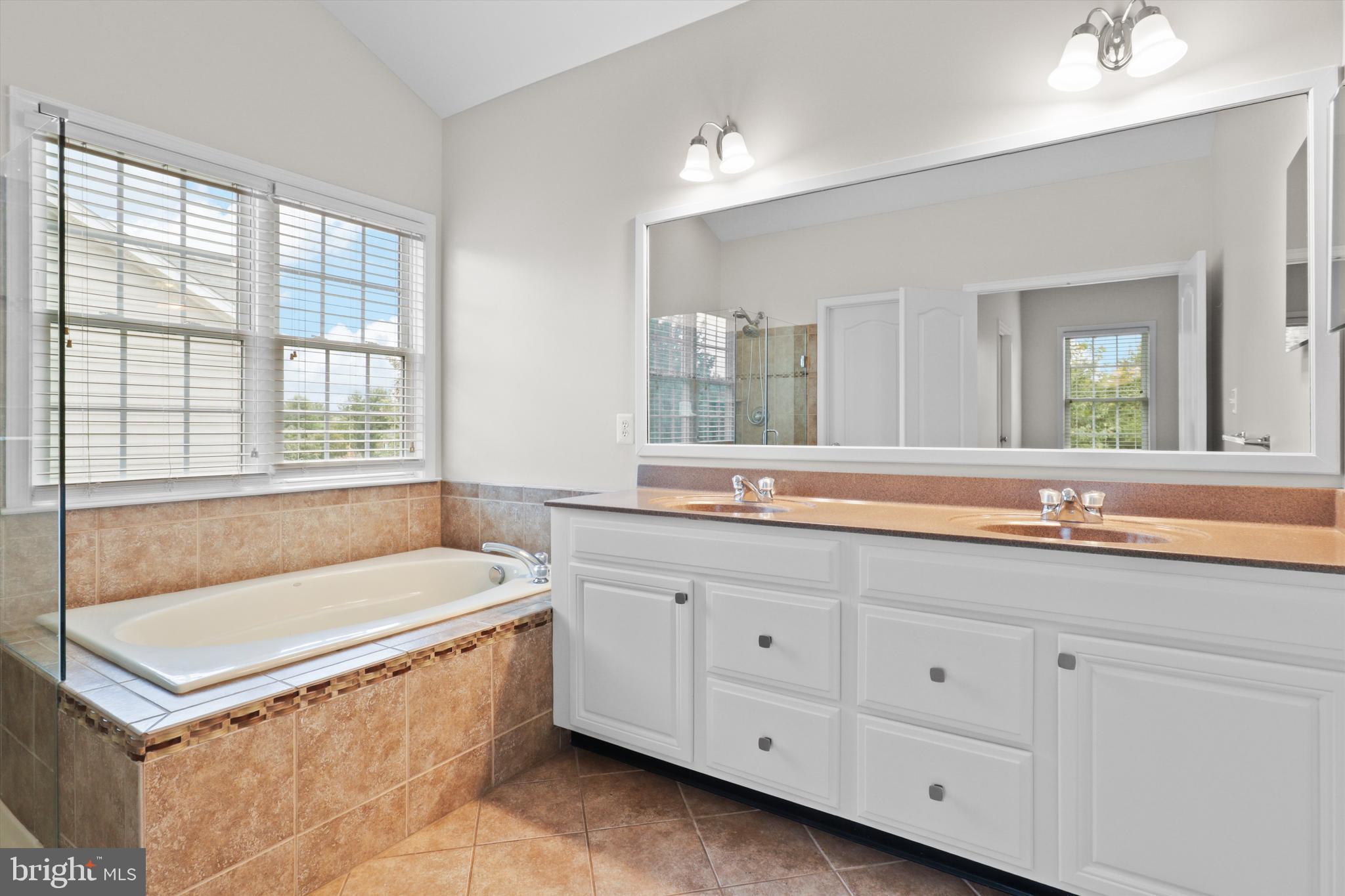 DOMINION VALLEY COUNTRY CLUB - Residential Lease