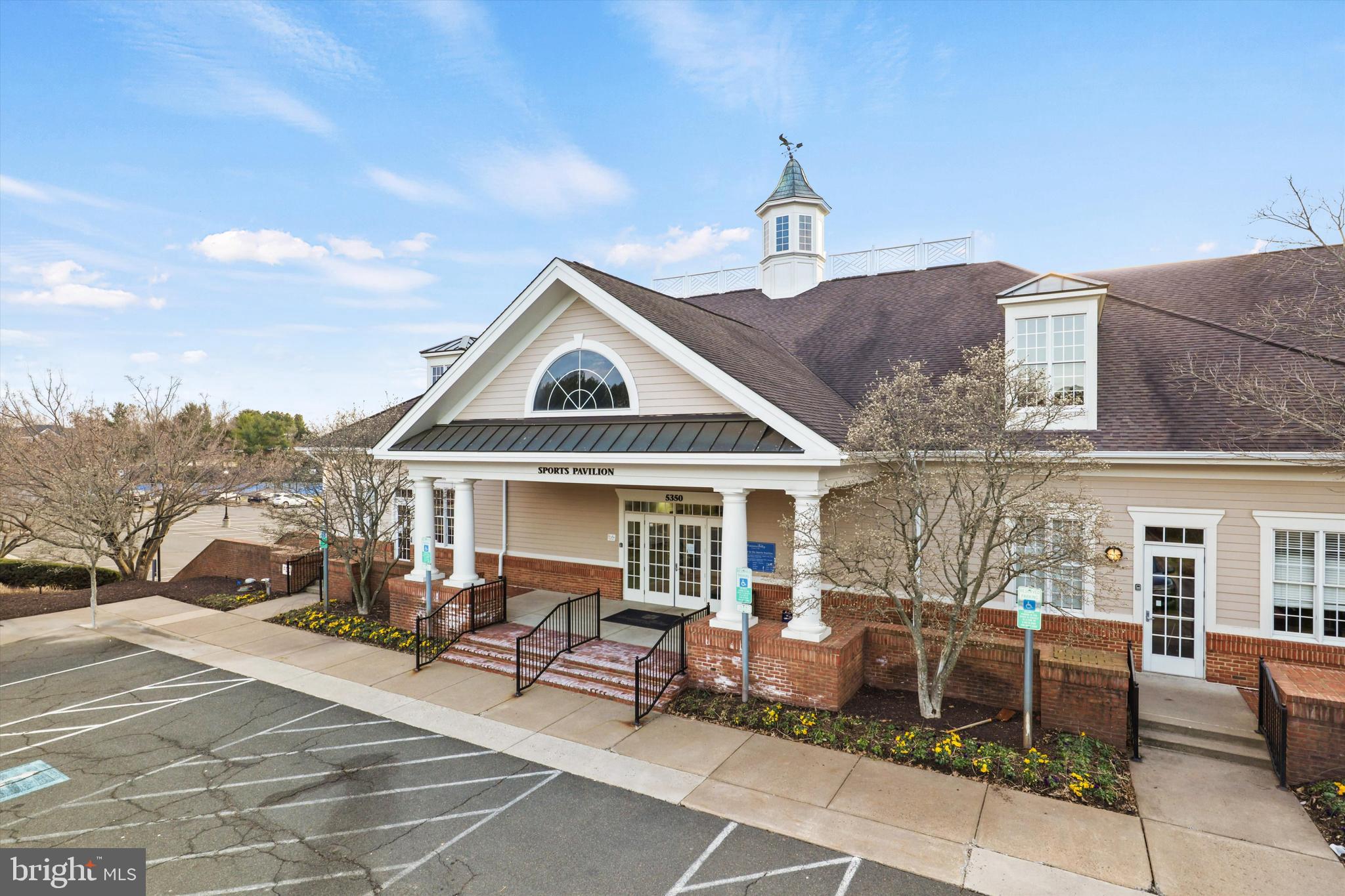 DOMINION VALLEY COUNTRY CLUB - Residential Lease