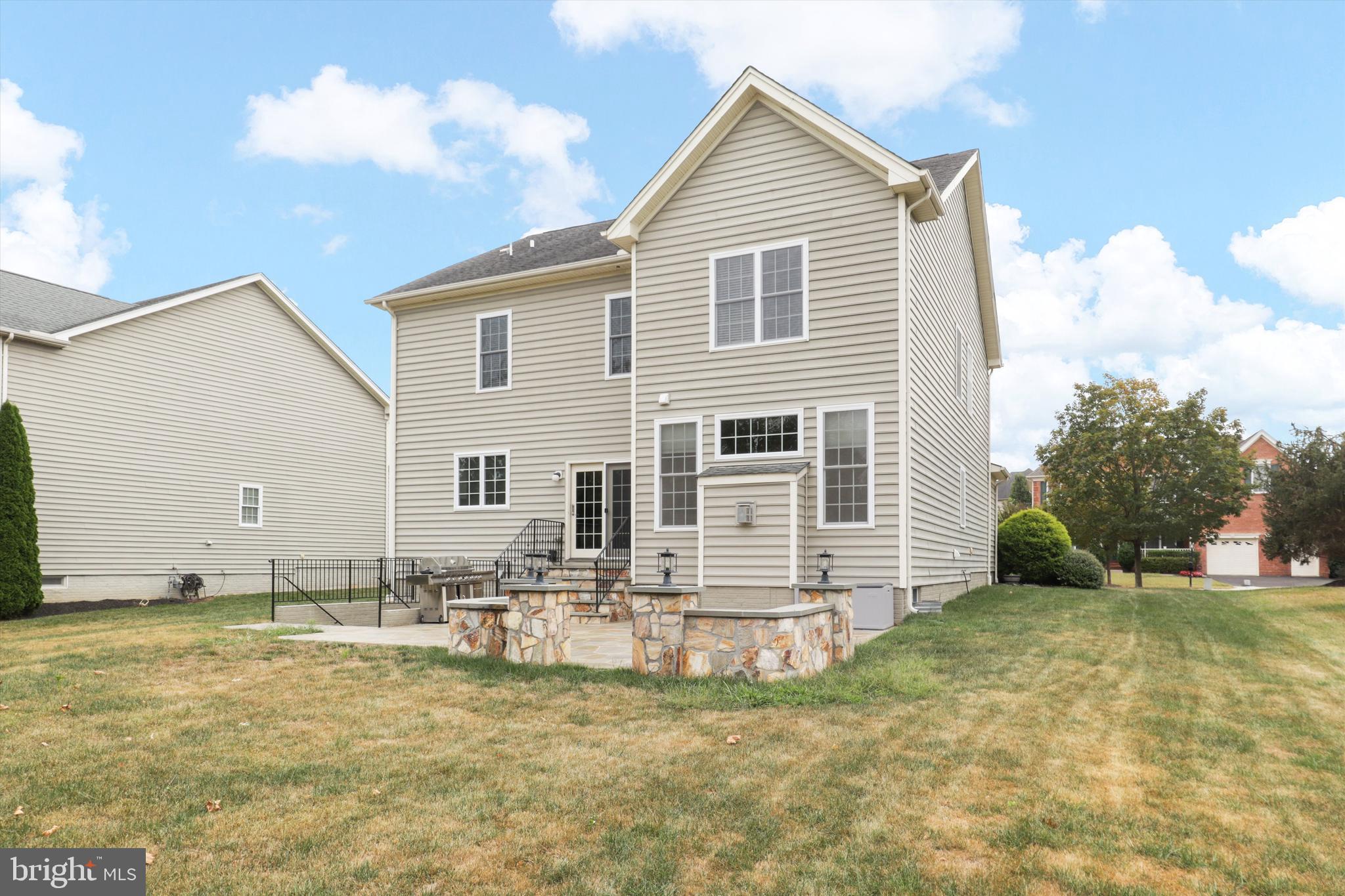 DOMINION VALLEY COUNTRY CLUB - Residential Lease