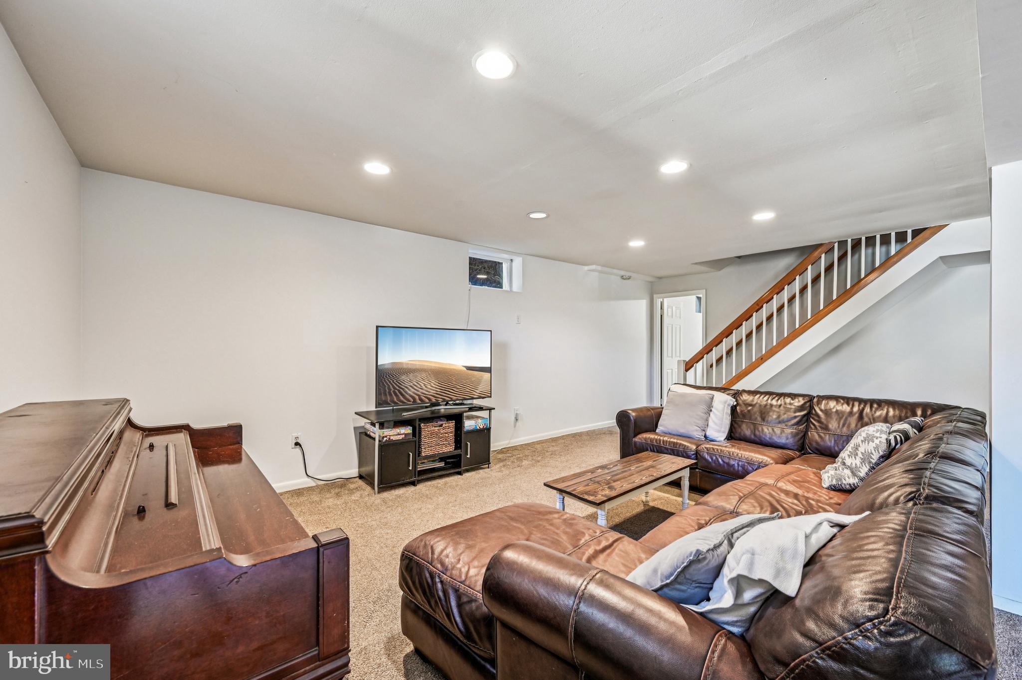 MOUNT HEBRON - Residential