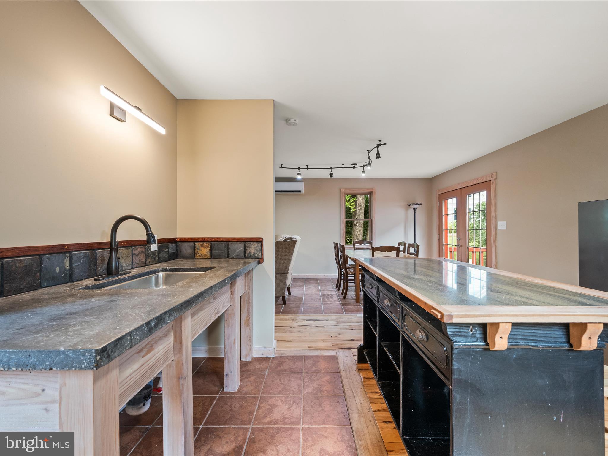 BERRYVILLE - Residential