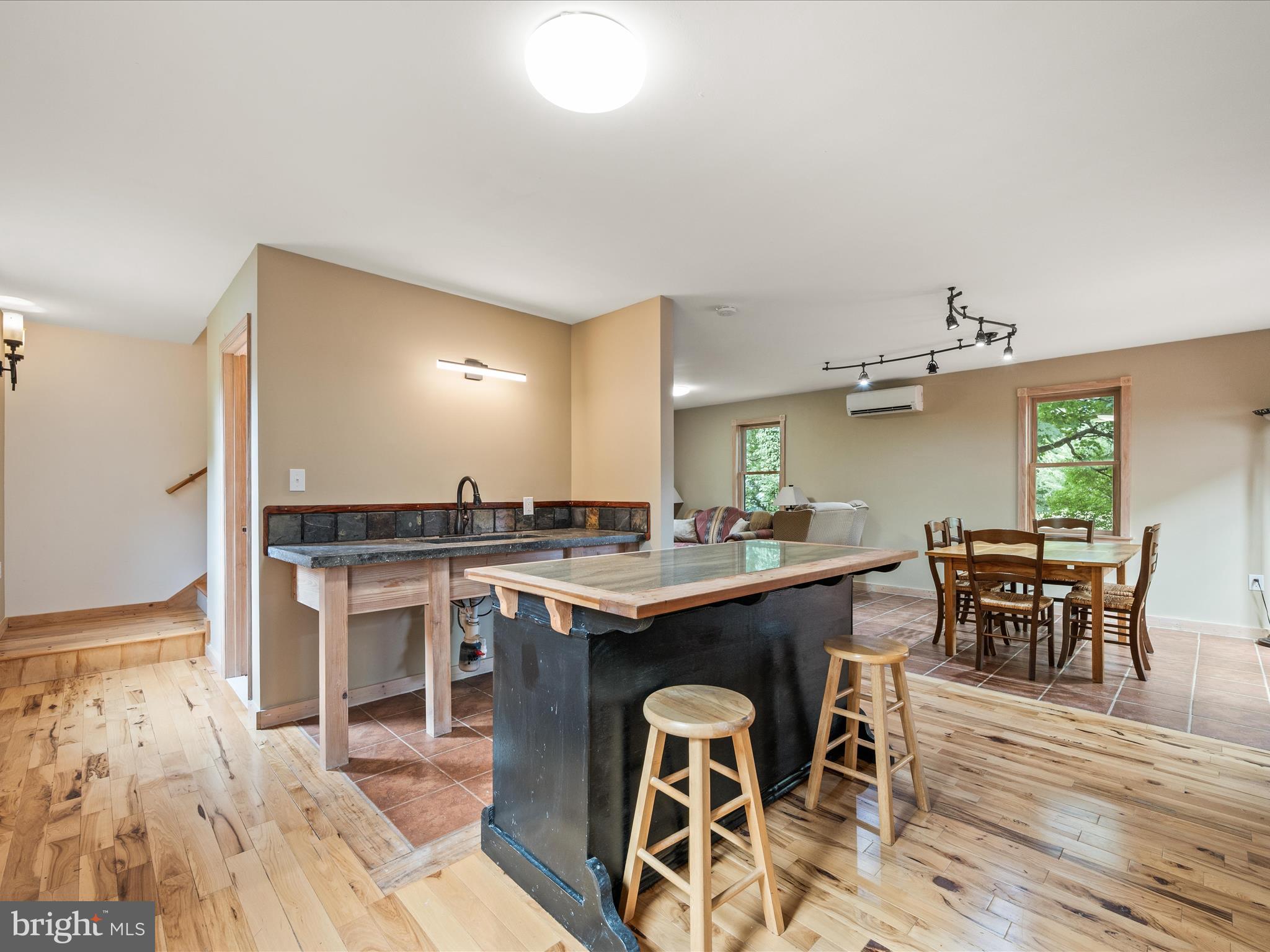 BERRYVILLE - Residential