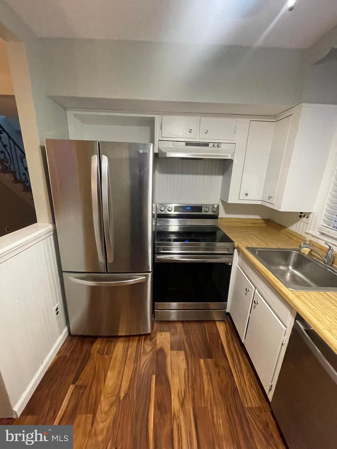 MAYFAIR - Residential Lease