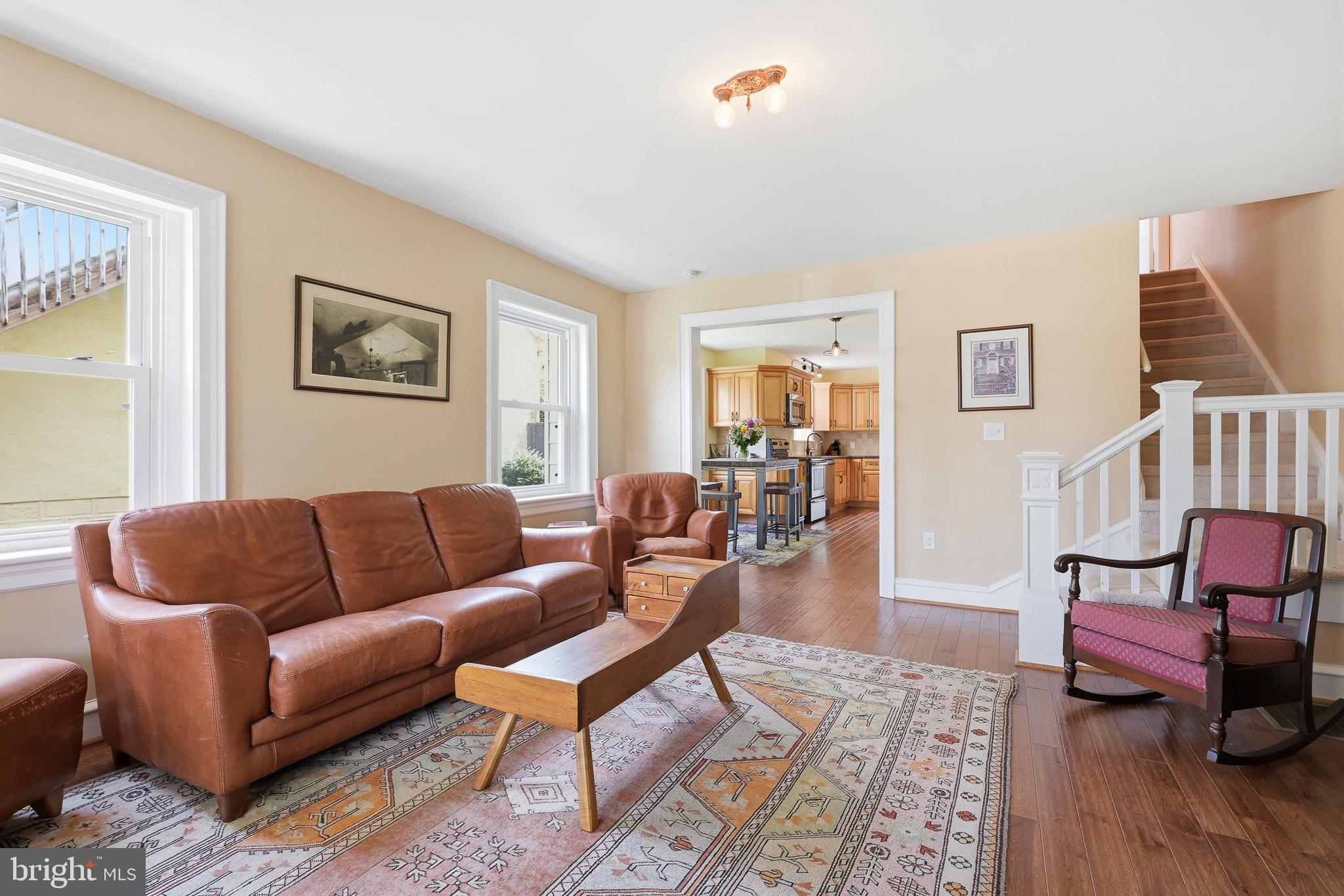 424 W BARNARD STREET