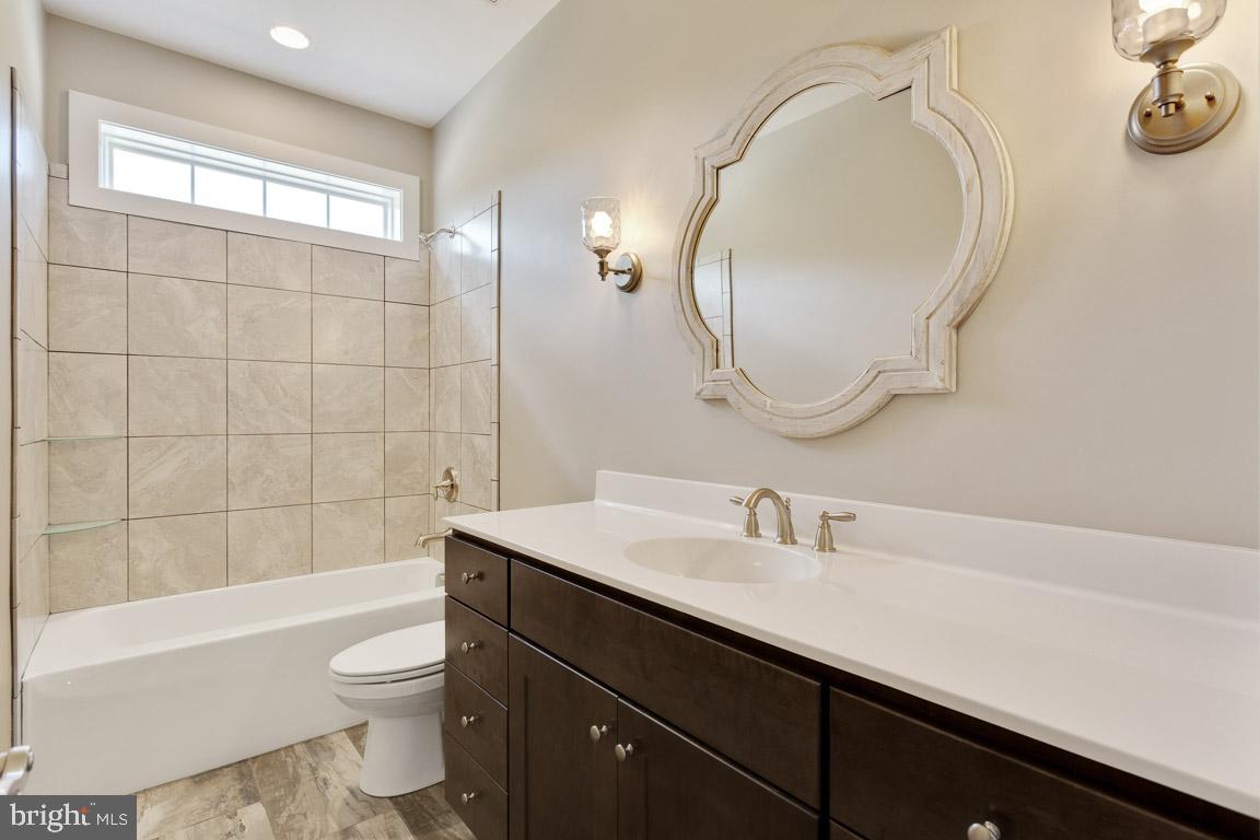 CANTERLEIGH - Residential