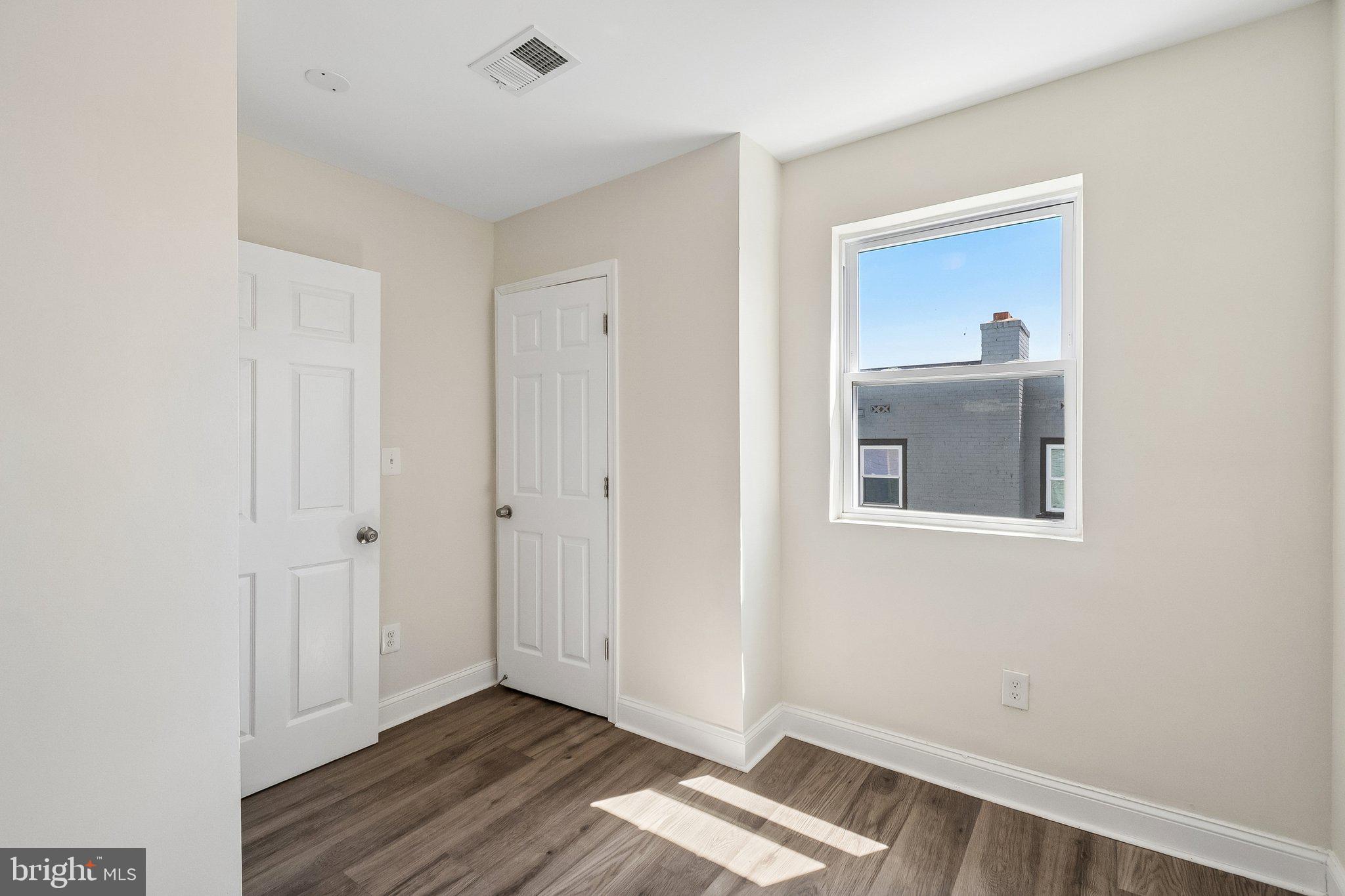 CONGRESS HEIGHTS - Commercial Sale