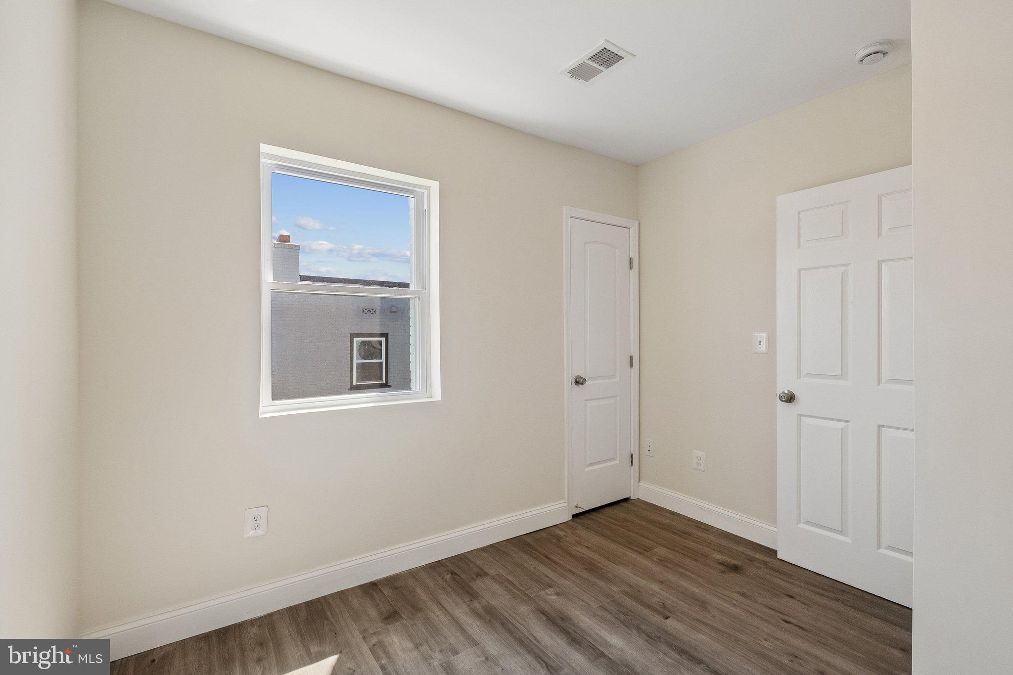 CONGRESS HEIGHTS - Commercial Sale