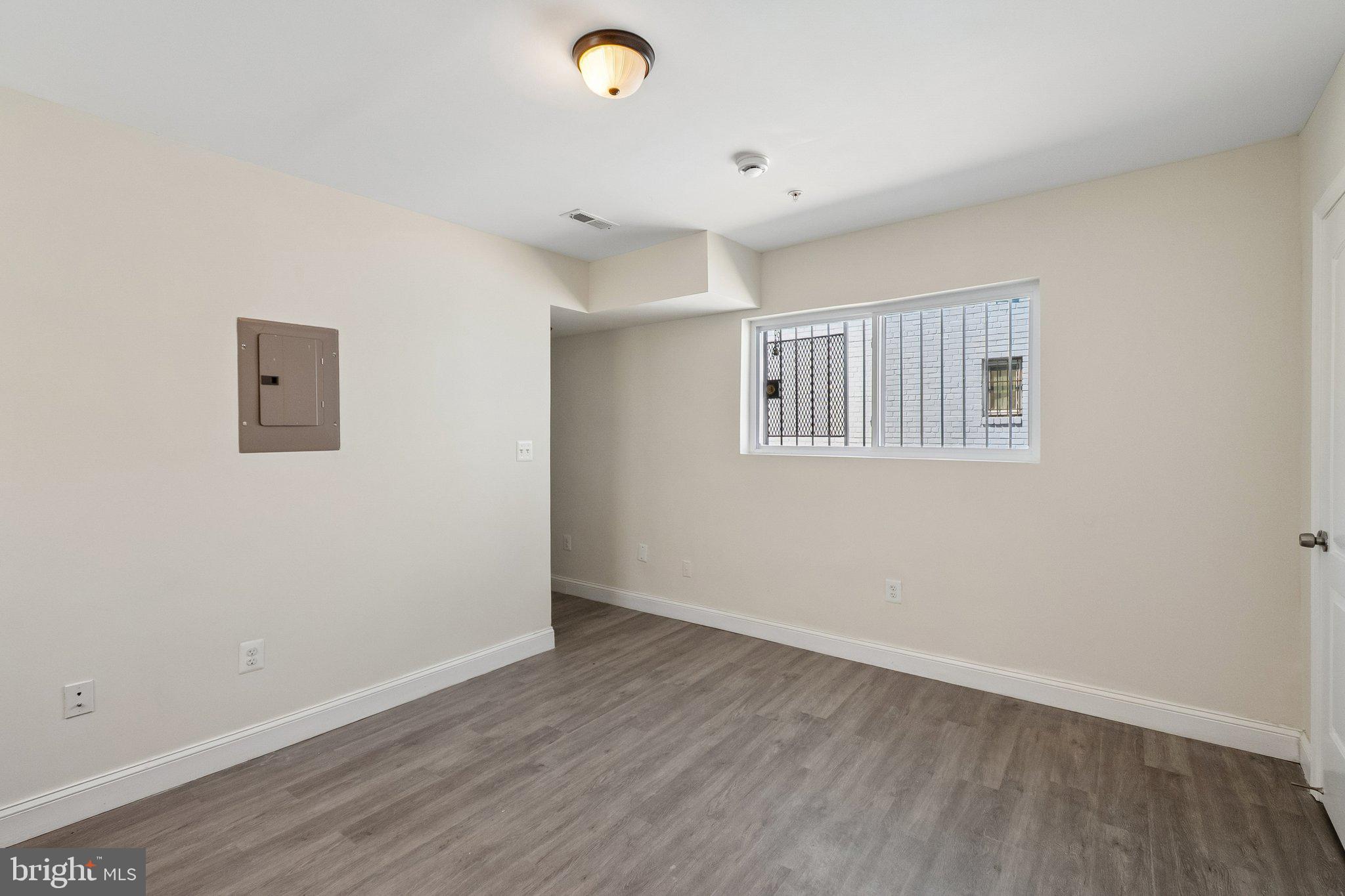 CONGRESS HEIGHTS - Commercial Sale