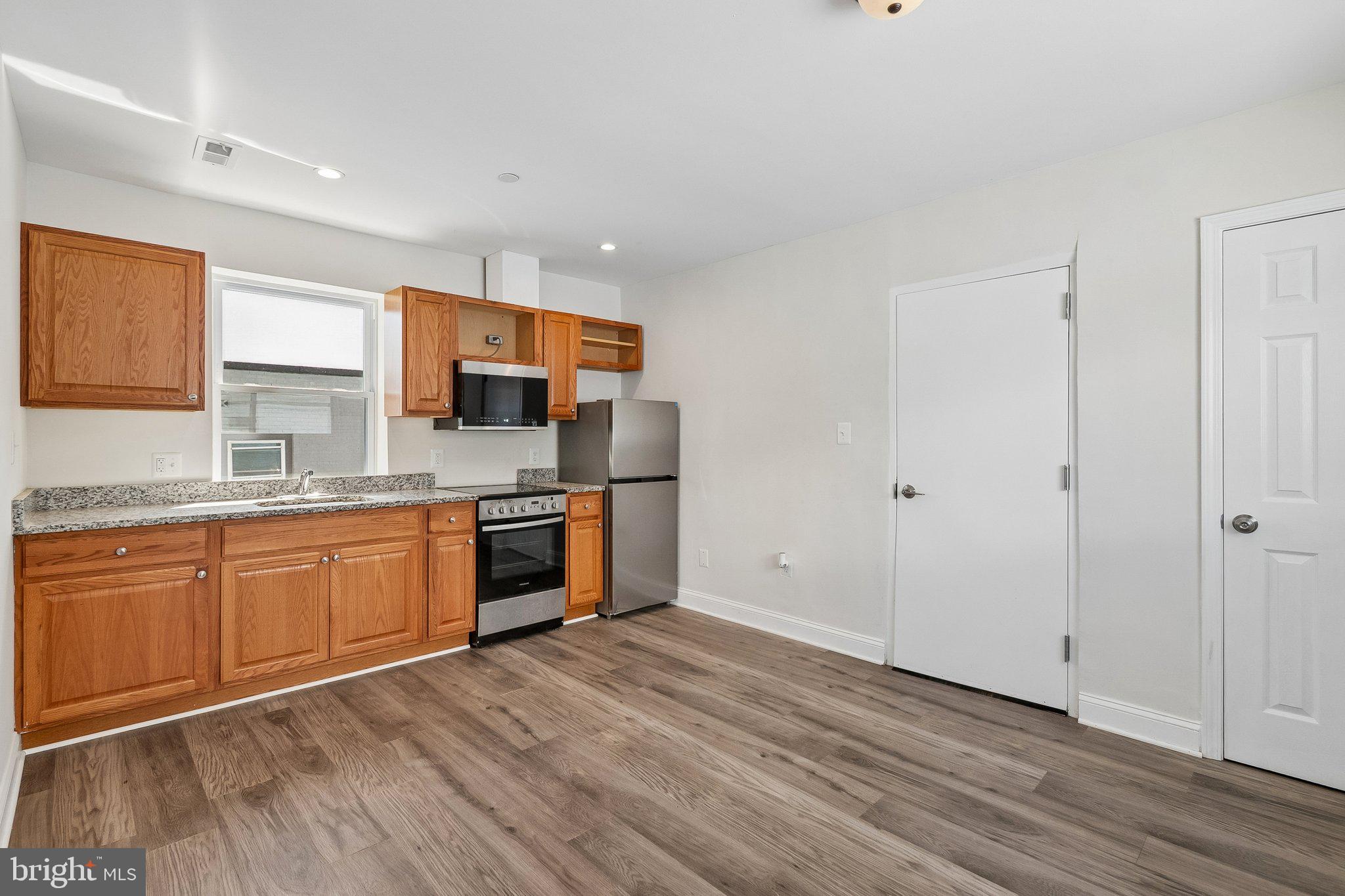 CONGRESS HEIGHTS - Commercial Sale