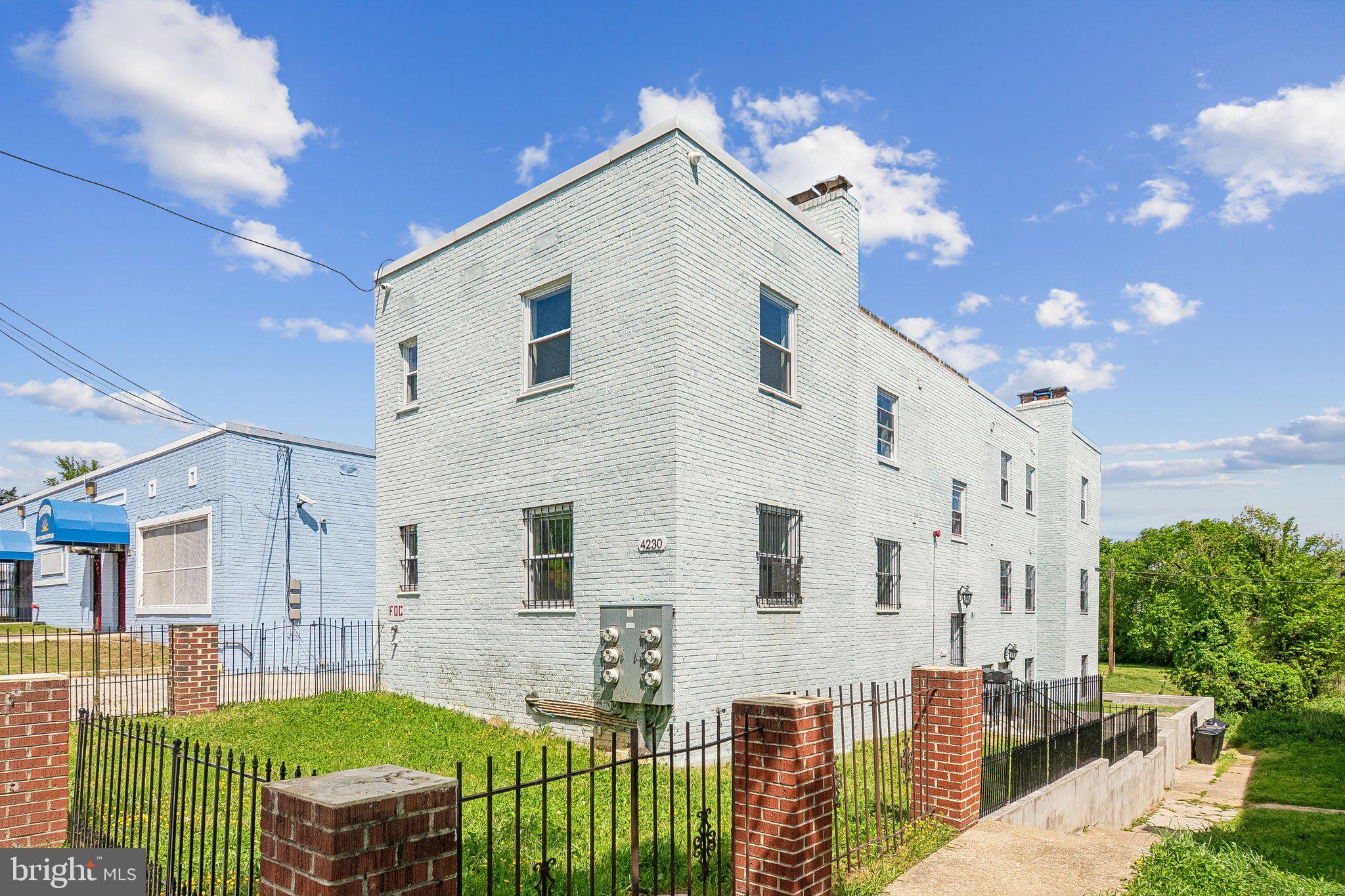 CONGRESS HEIGHTS - Commercial Sale