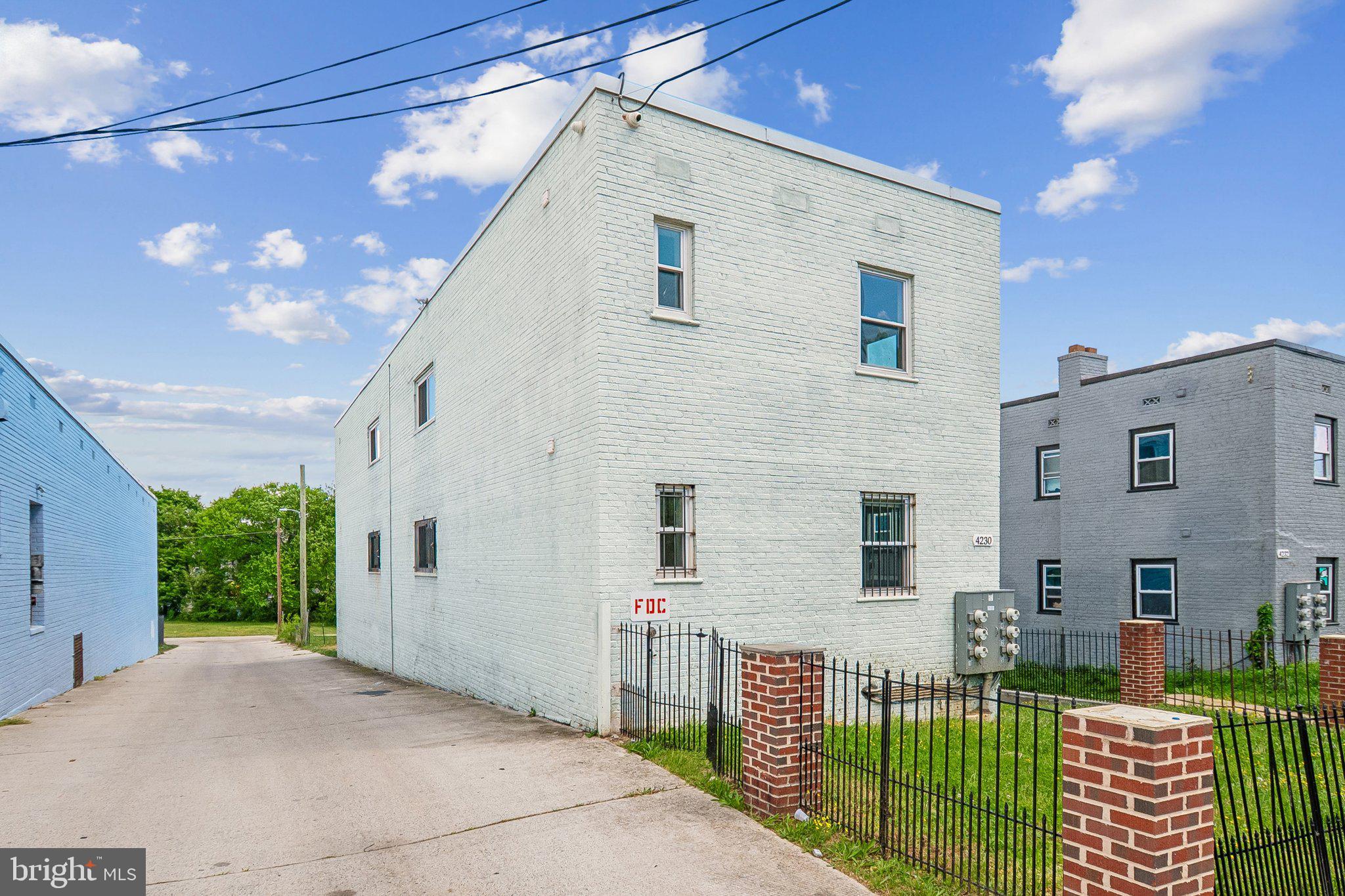 CONGRESS HEIGHTS - Commercial Sale