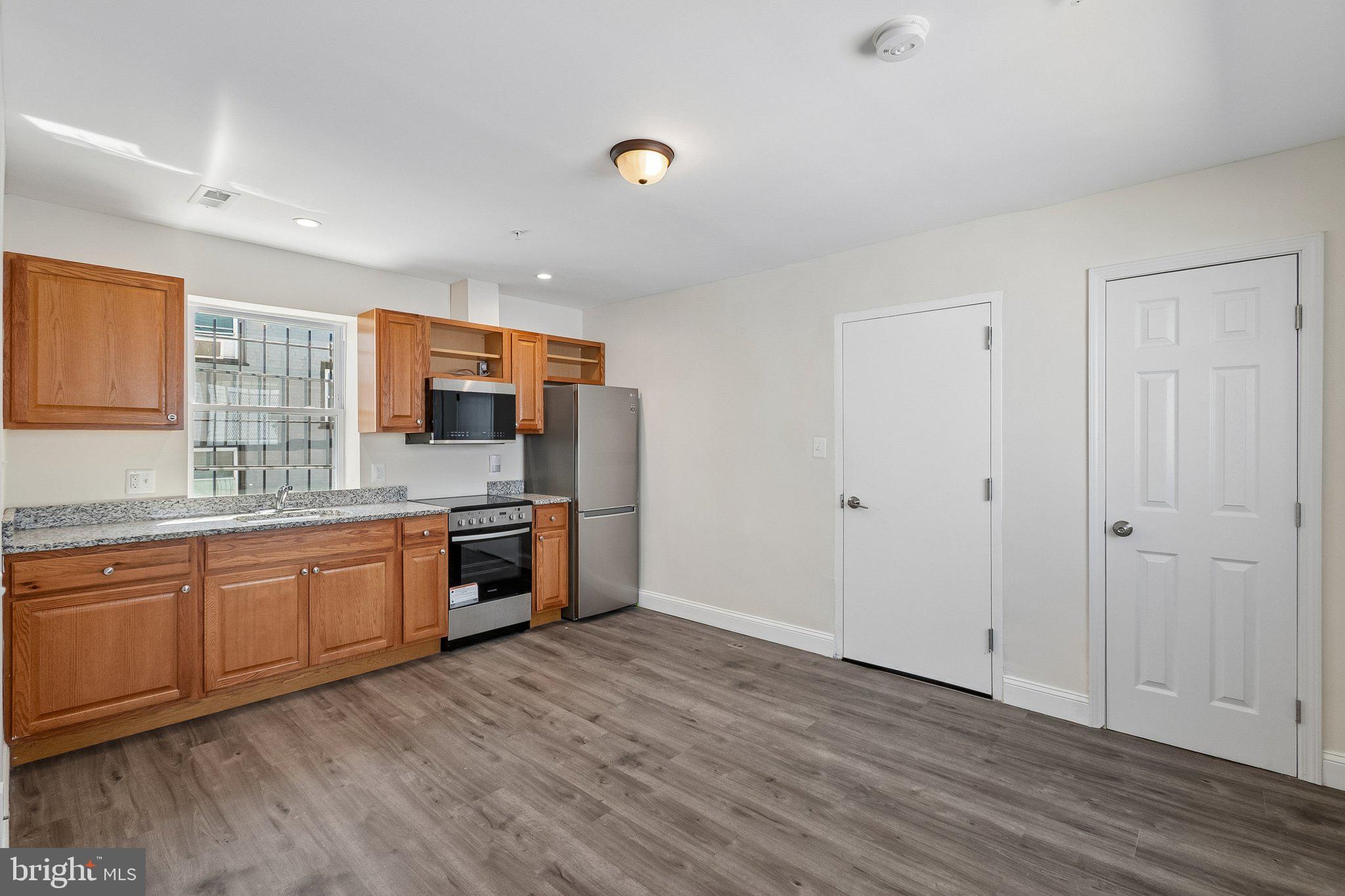 CONGRESS HEIGHTS - Commercial Sale