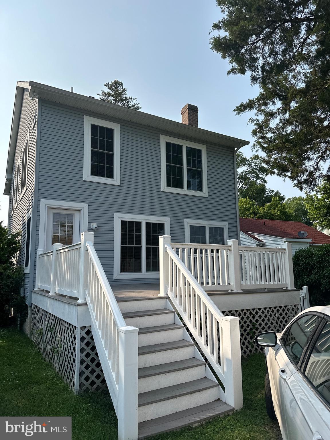 328 N WASHINGTON STREET
