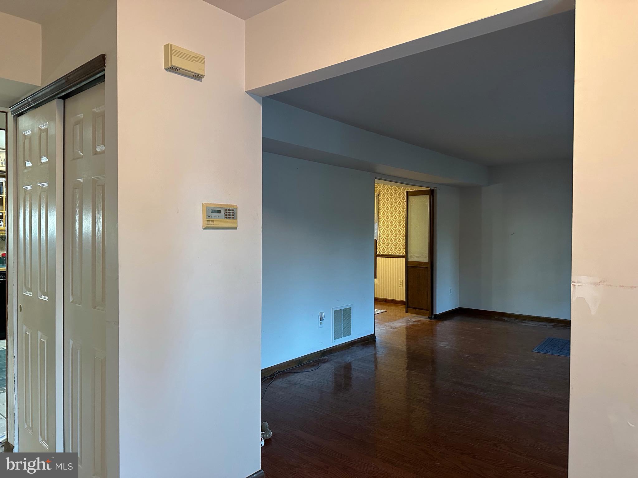 TWIN PONDS EAST - Residential